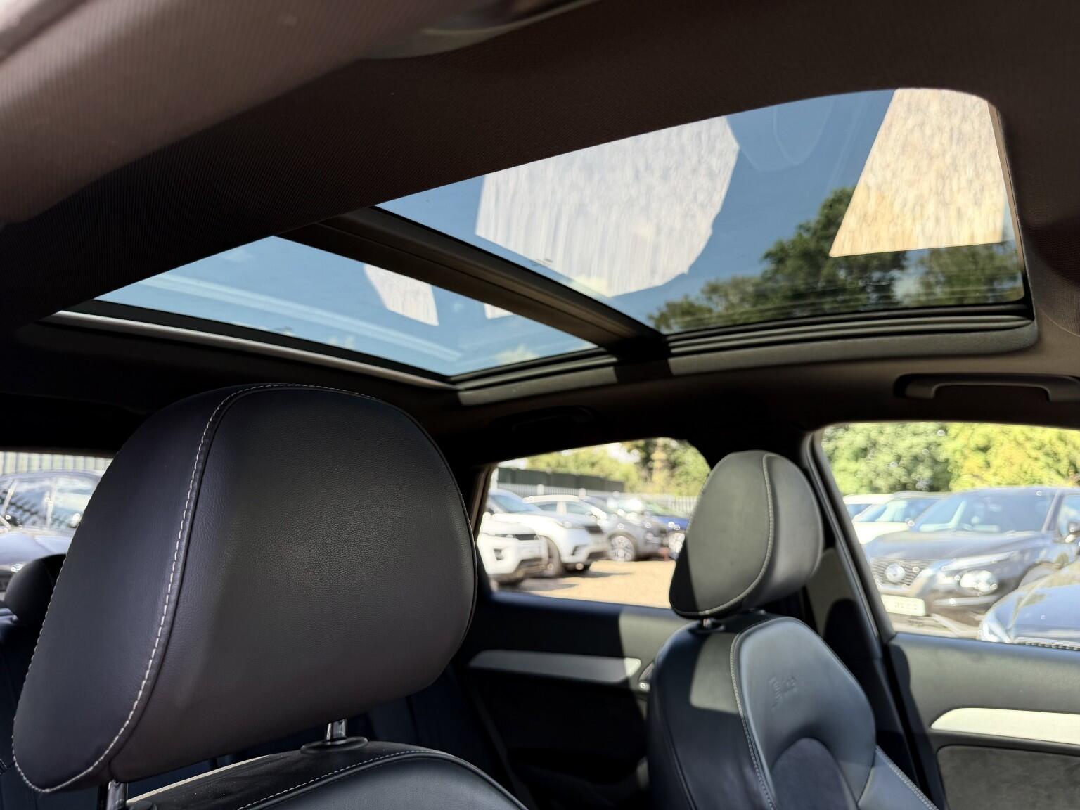 Audi Q3 view 17