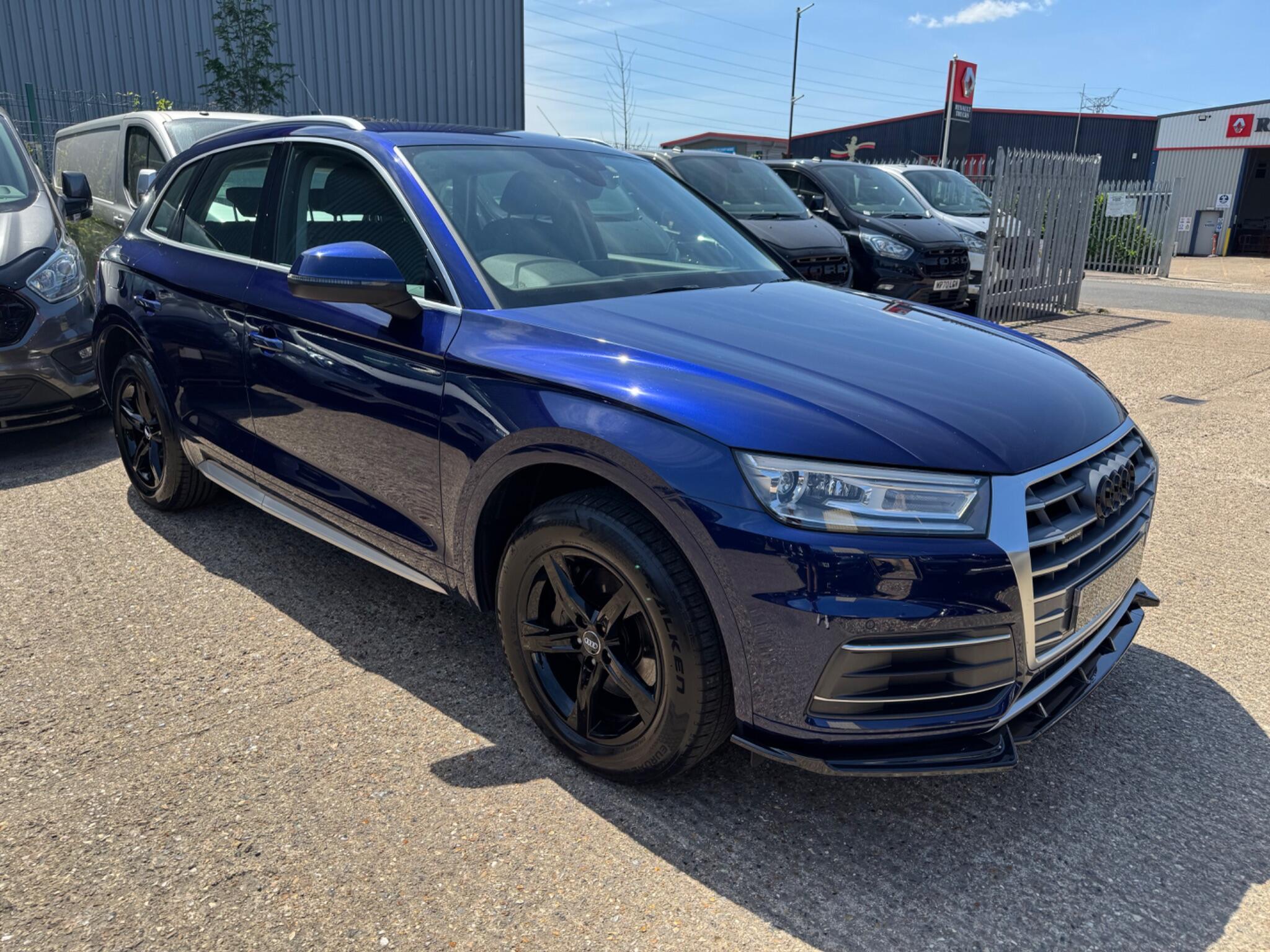 Audi Q5 view 5