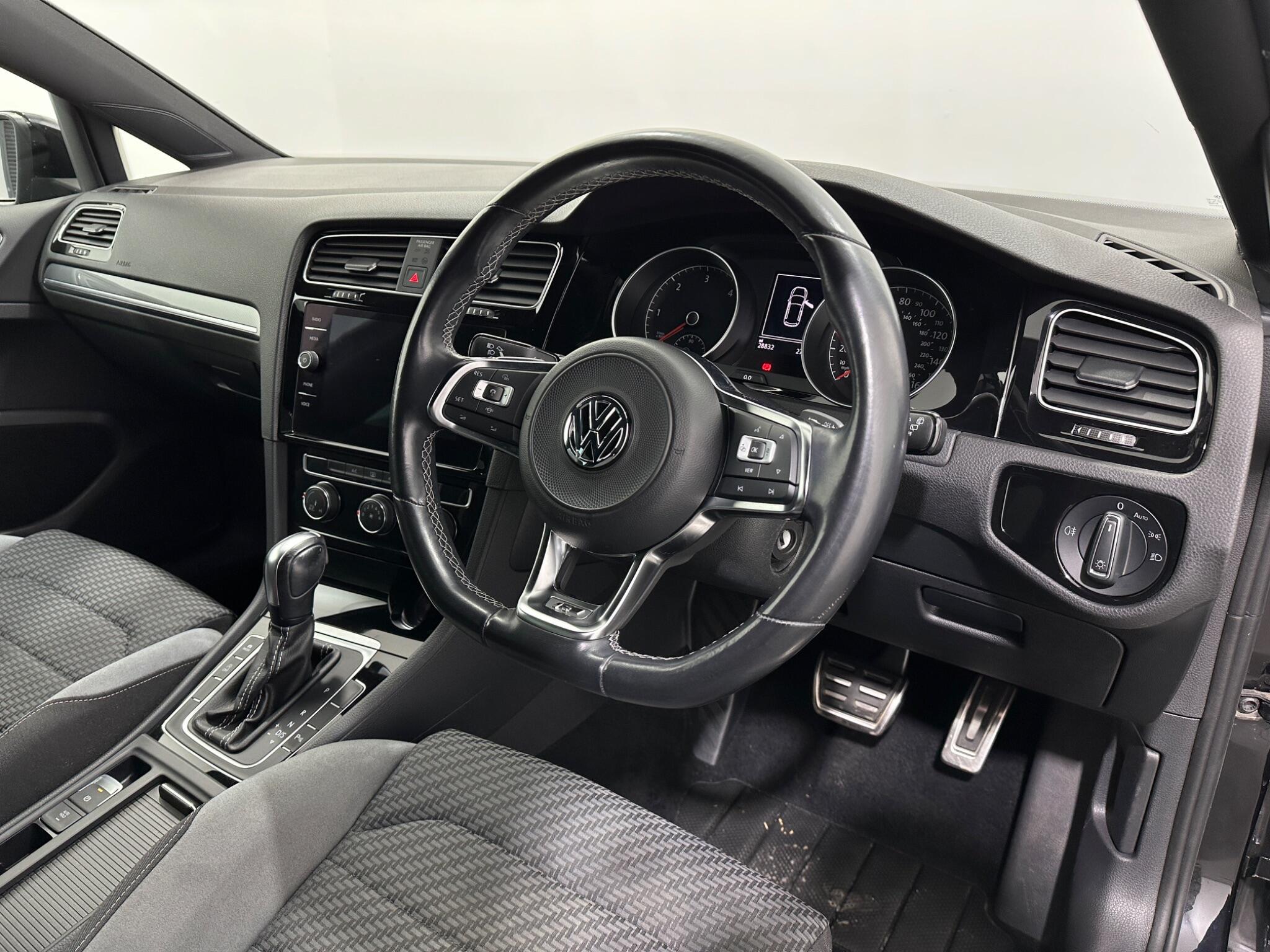 Volkswagen Golf view 11