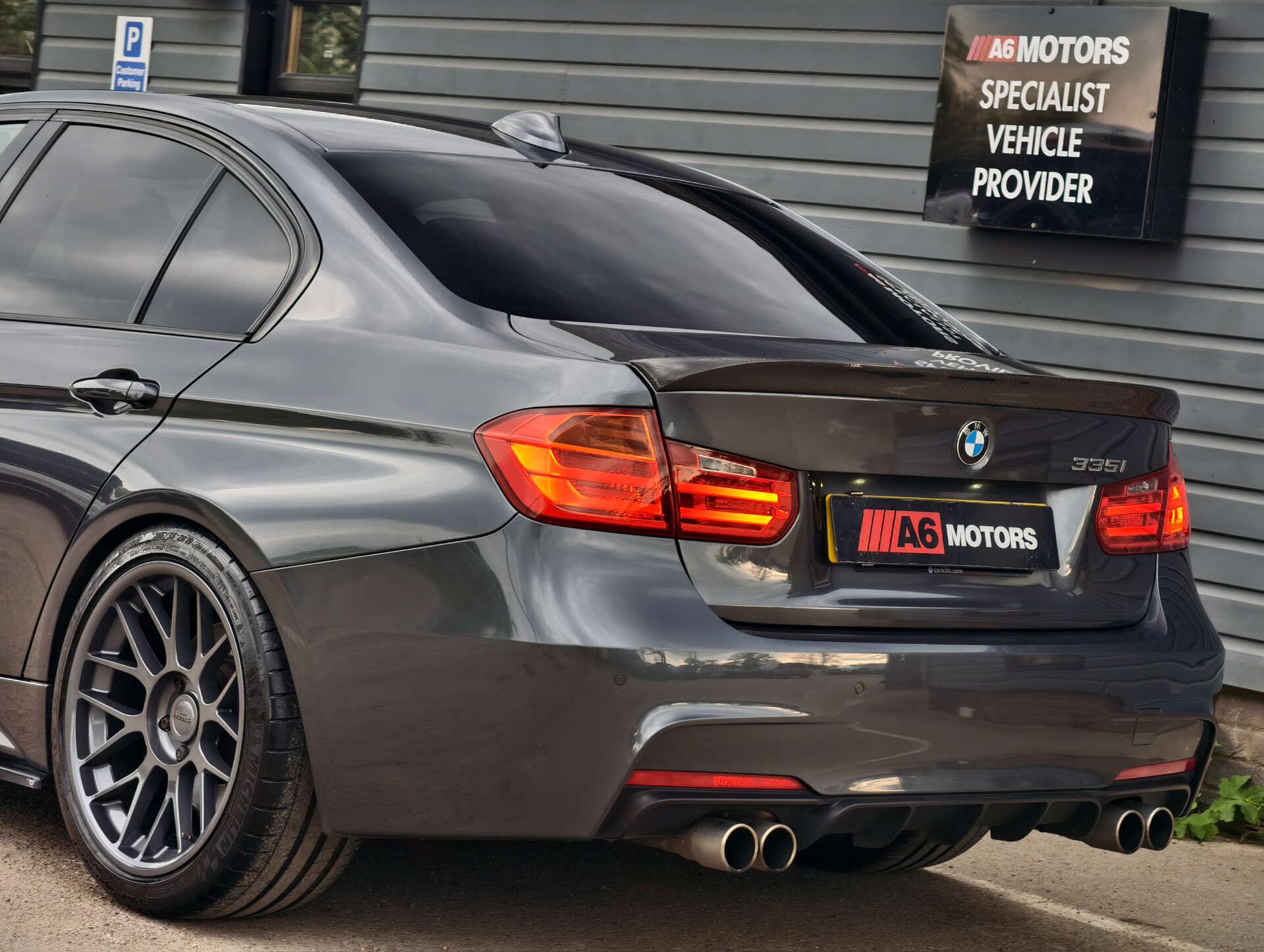 BMW 3 Series view 23