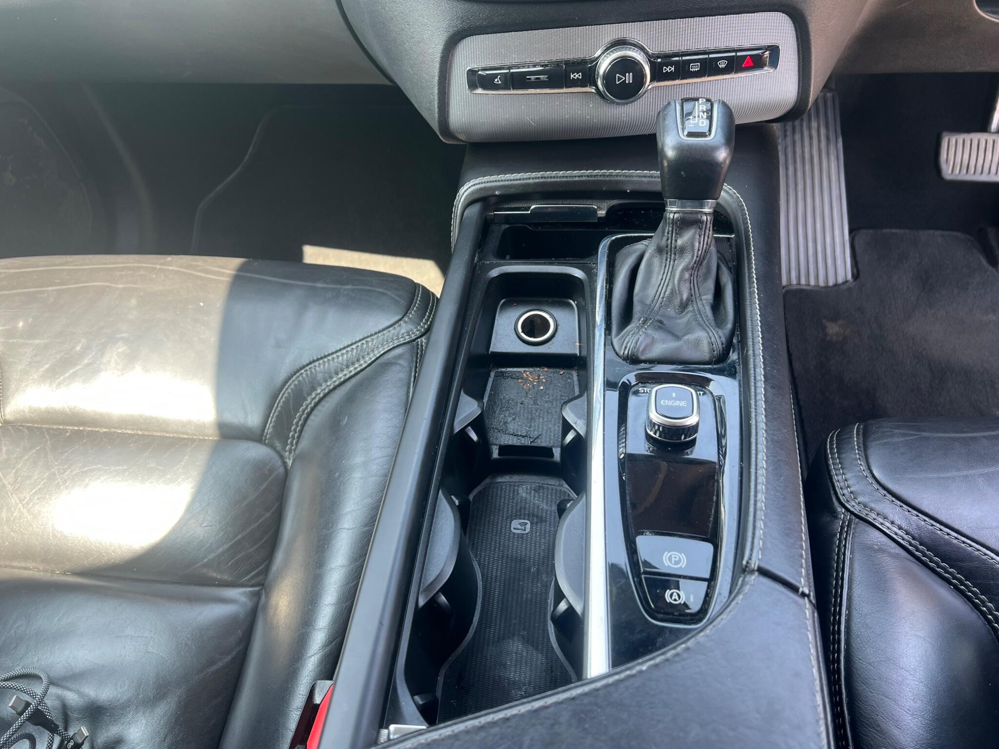 Volvo XC90 view 36