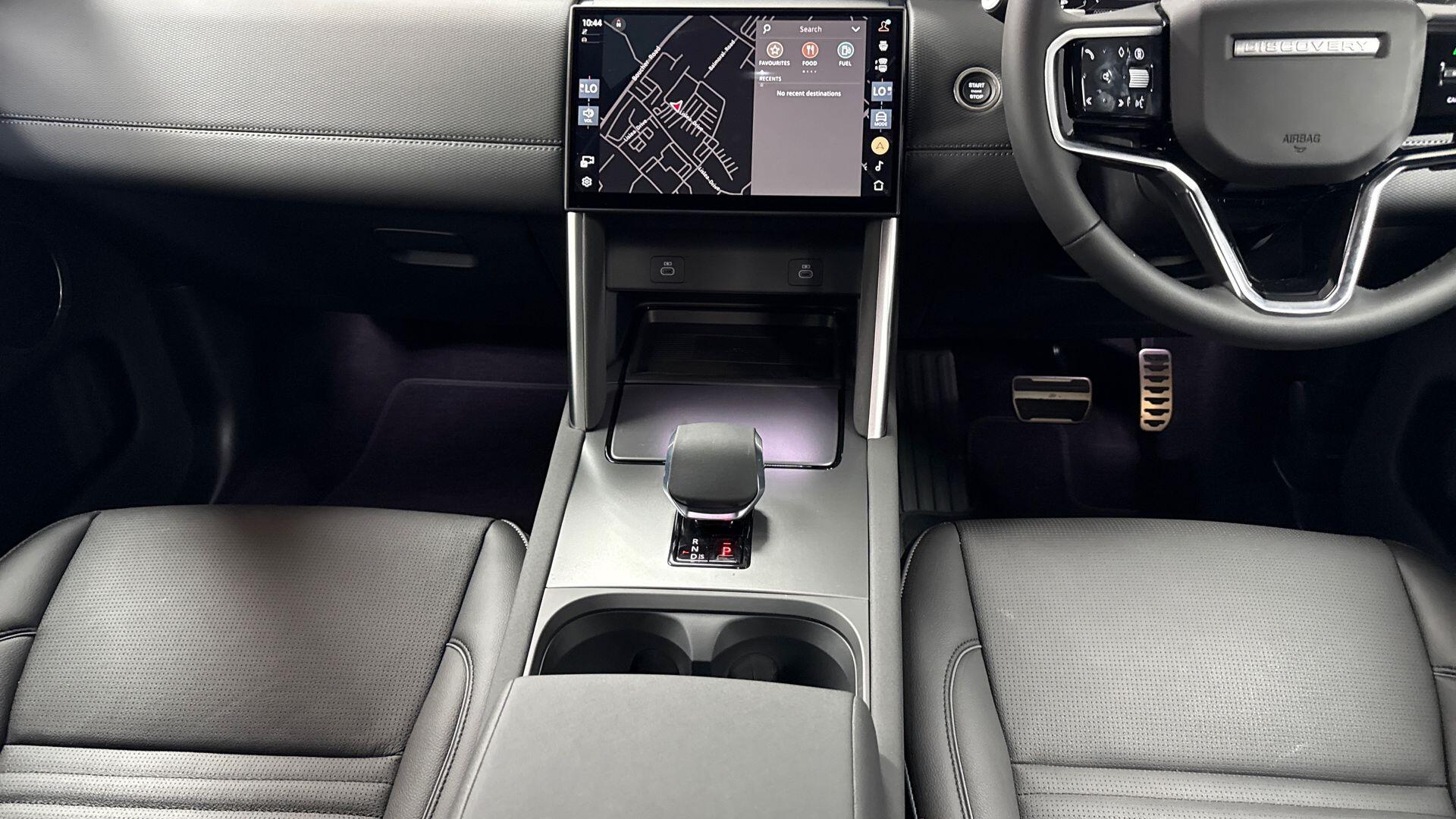 Land Rover Discovery Sport view 14