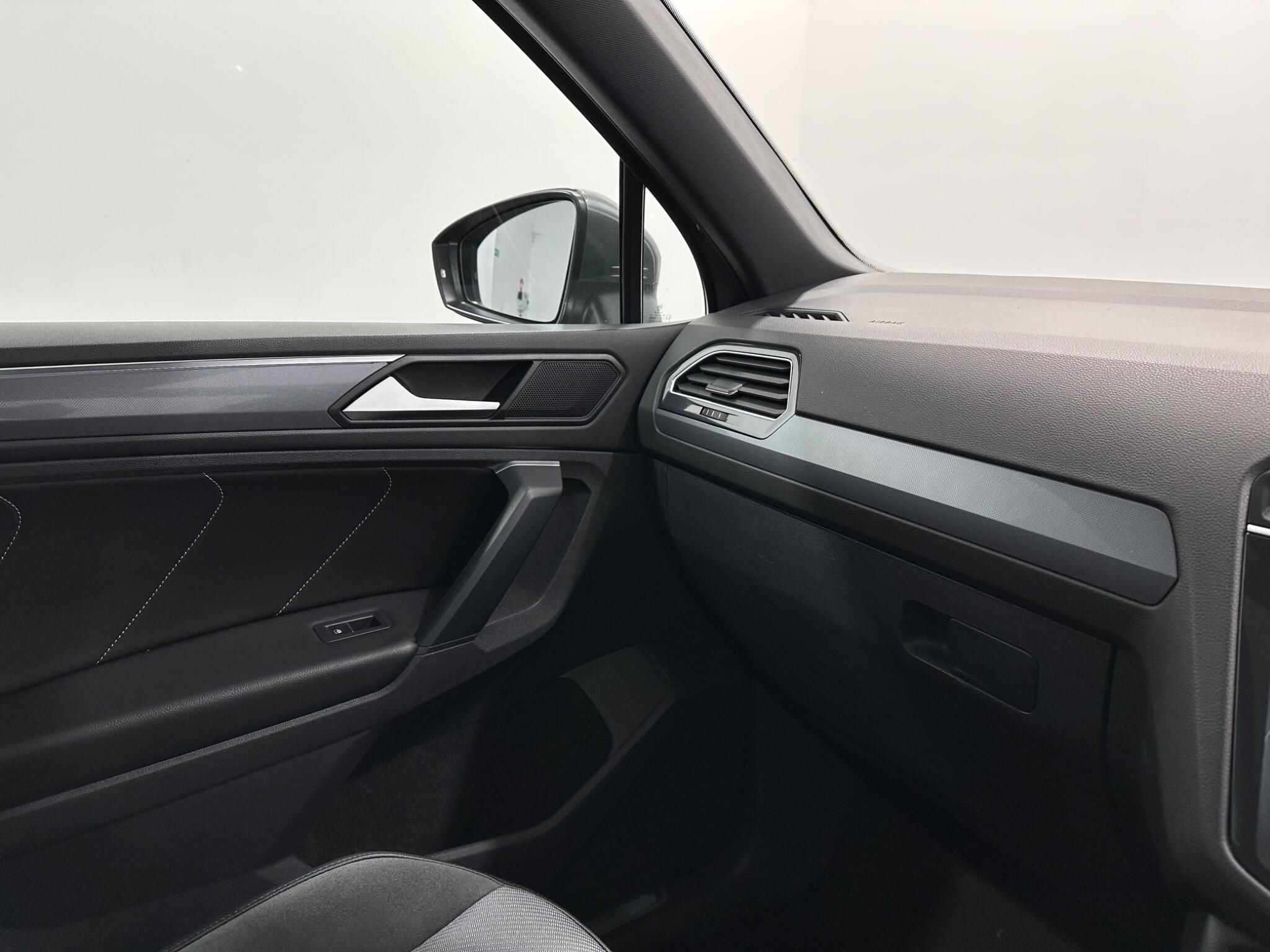 Volkswagen Tiguan view 28
