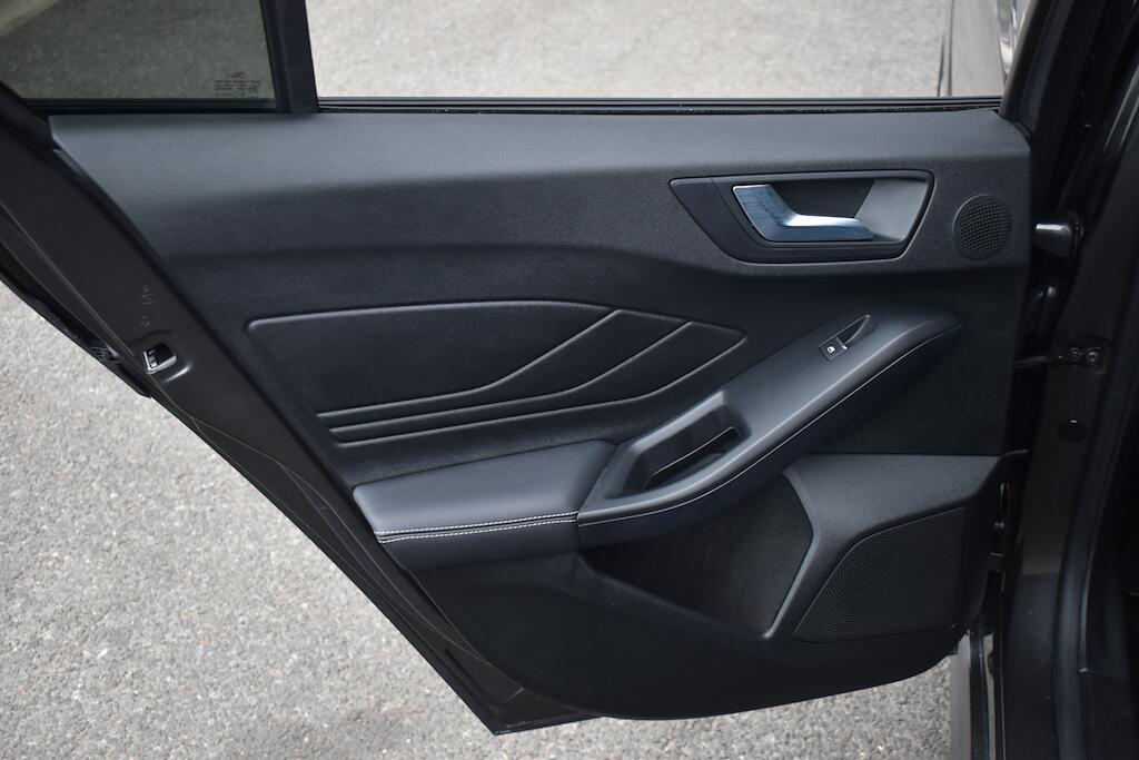 Ford Focus view 43