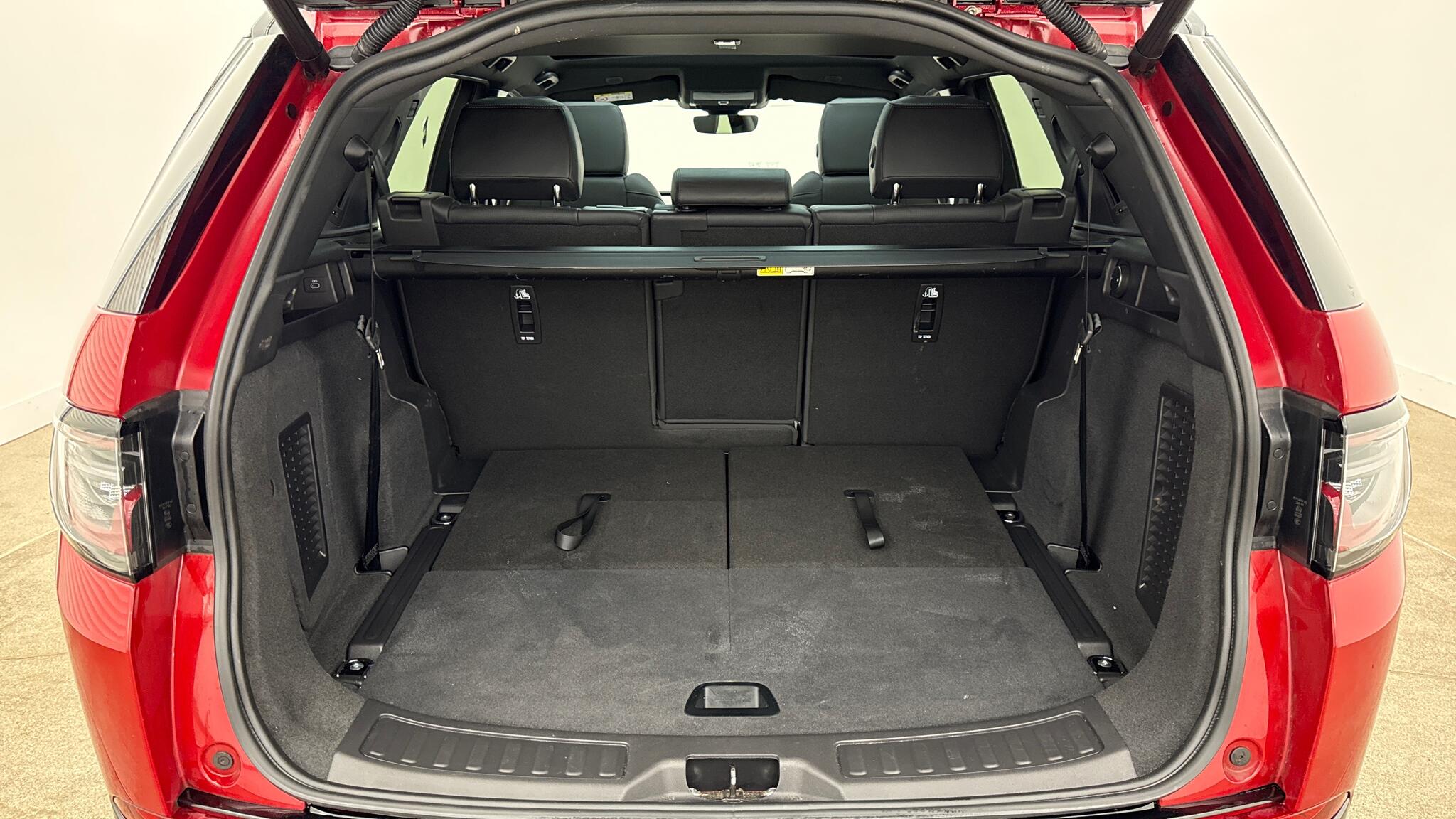 Land Rover Discovery Sport view 10