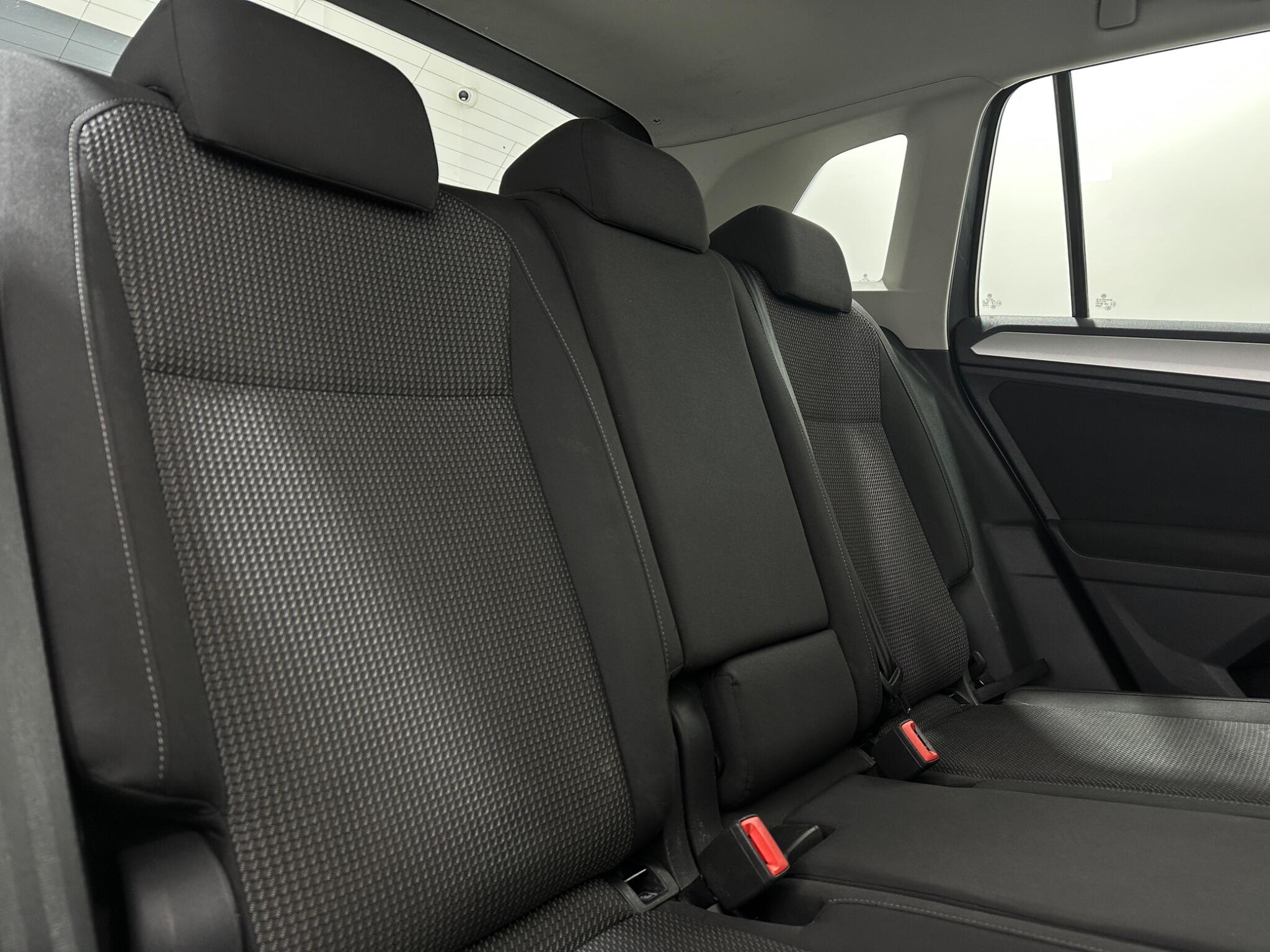 Volkswagen Tiguan view 36