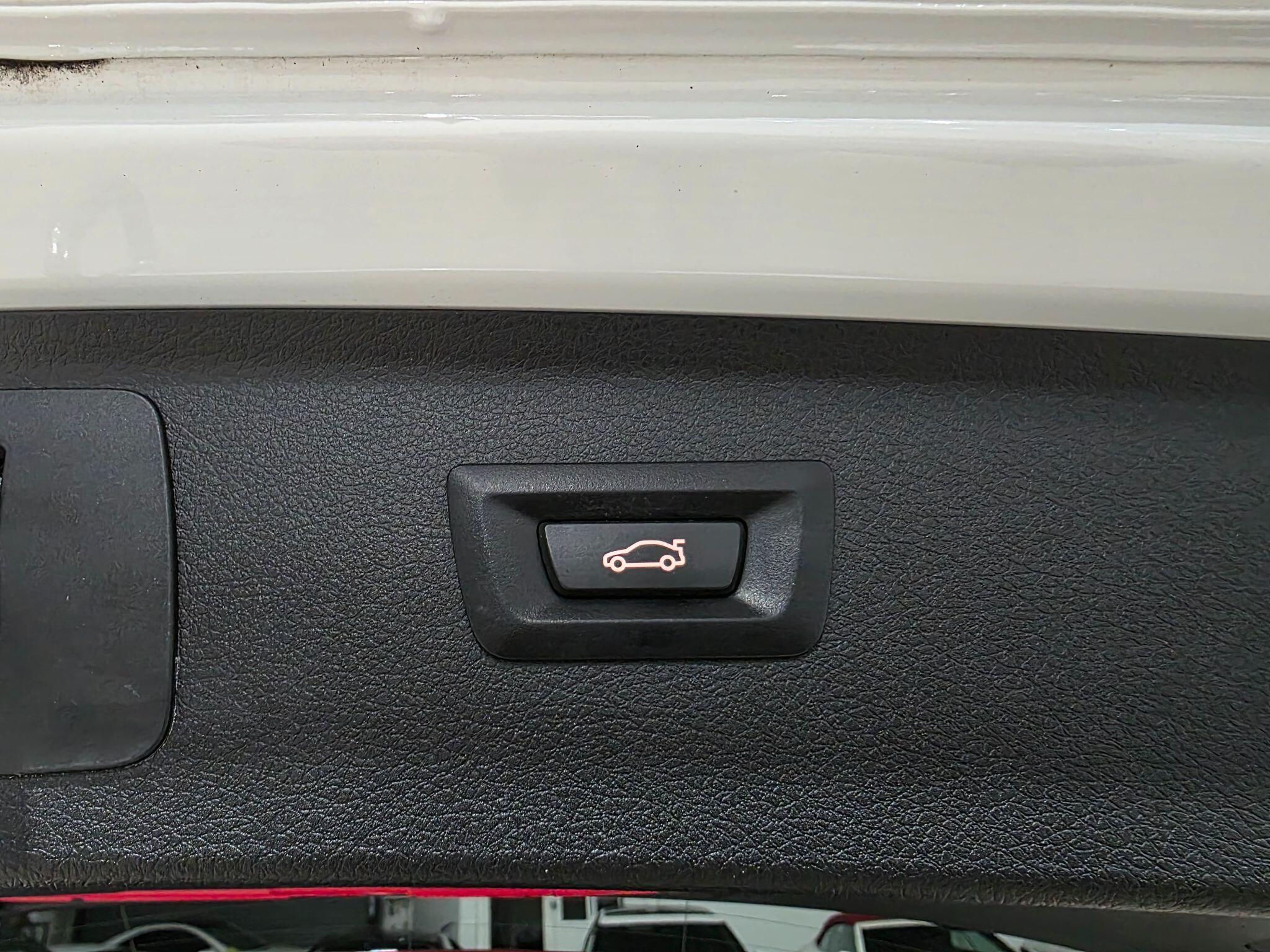 BMW 2 Series Active Tourer view 14