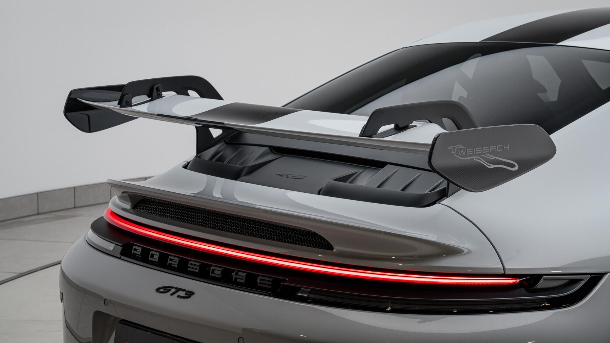 Porsche 911 view 21