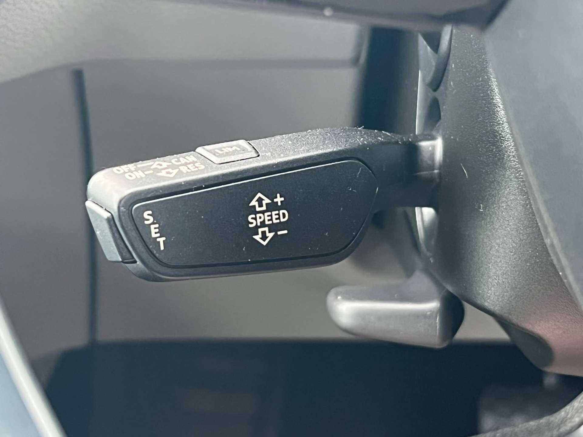 Audi E-Tron view 36