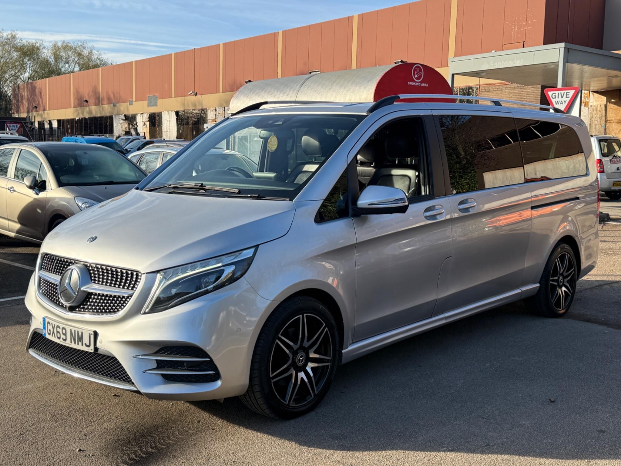 Mercedes-Benz V Class - Image 9