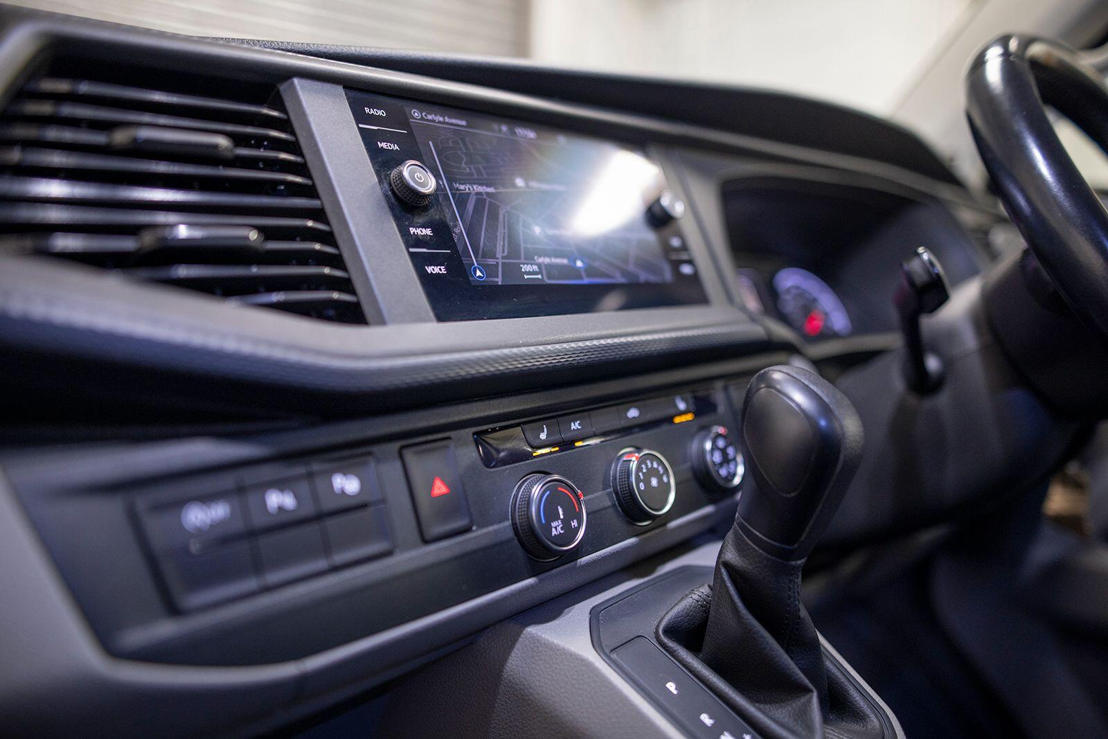 Volkswagen Transporter view 57