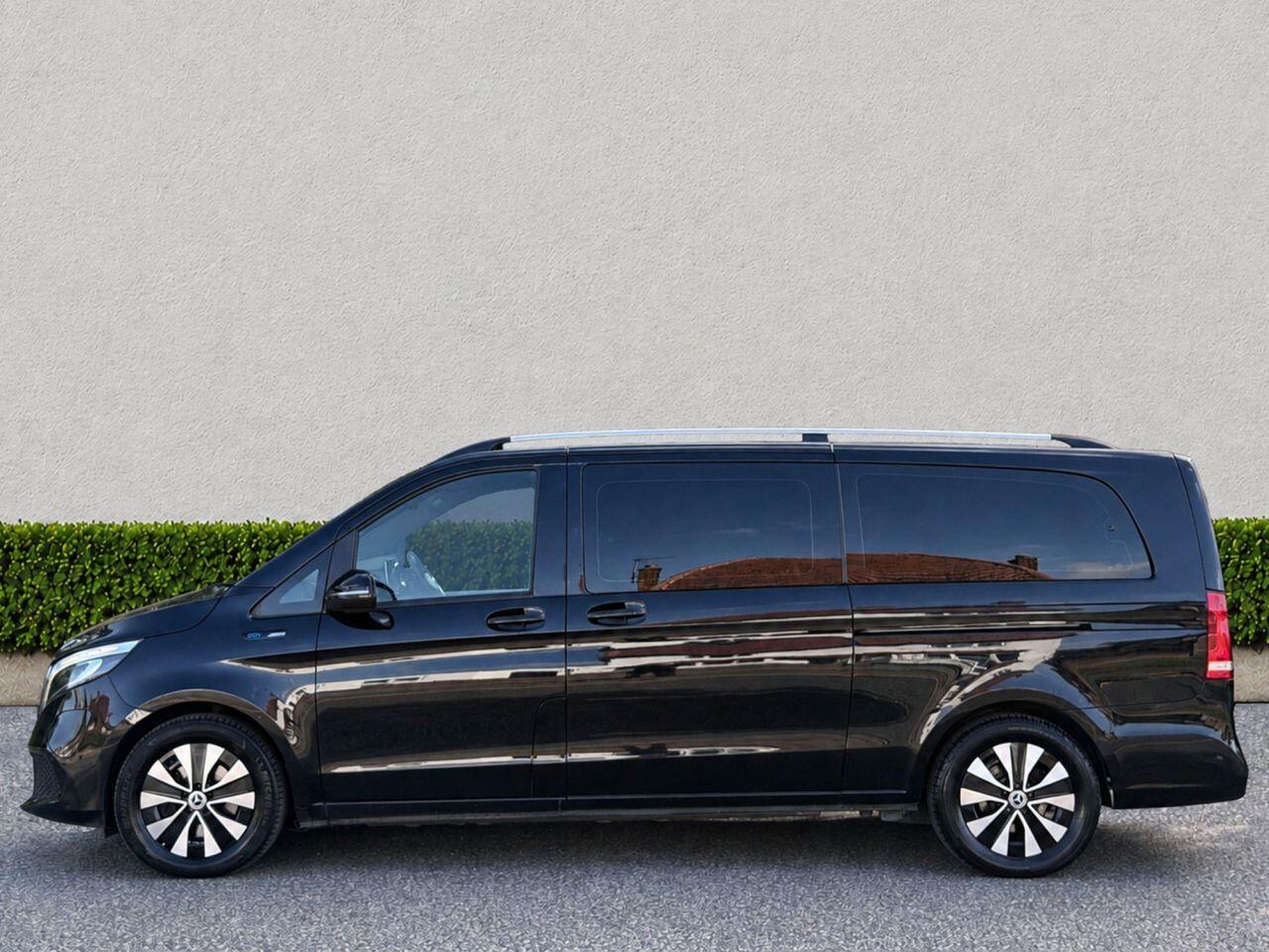 Mercedes-Benz EQV view 4