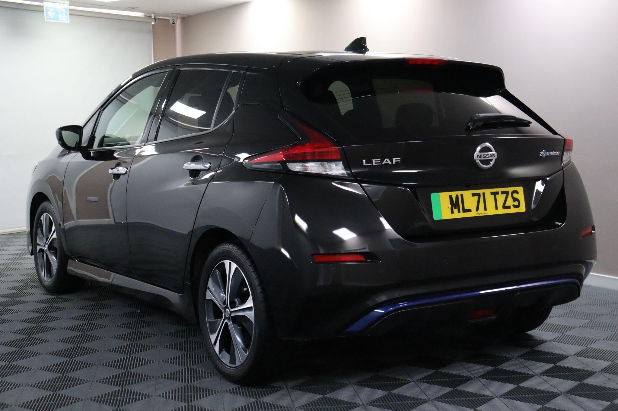 Nissan Leaf view 10