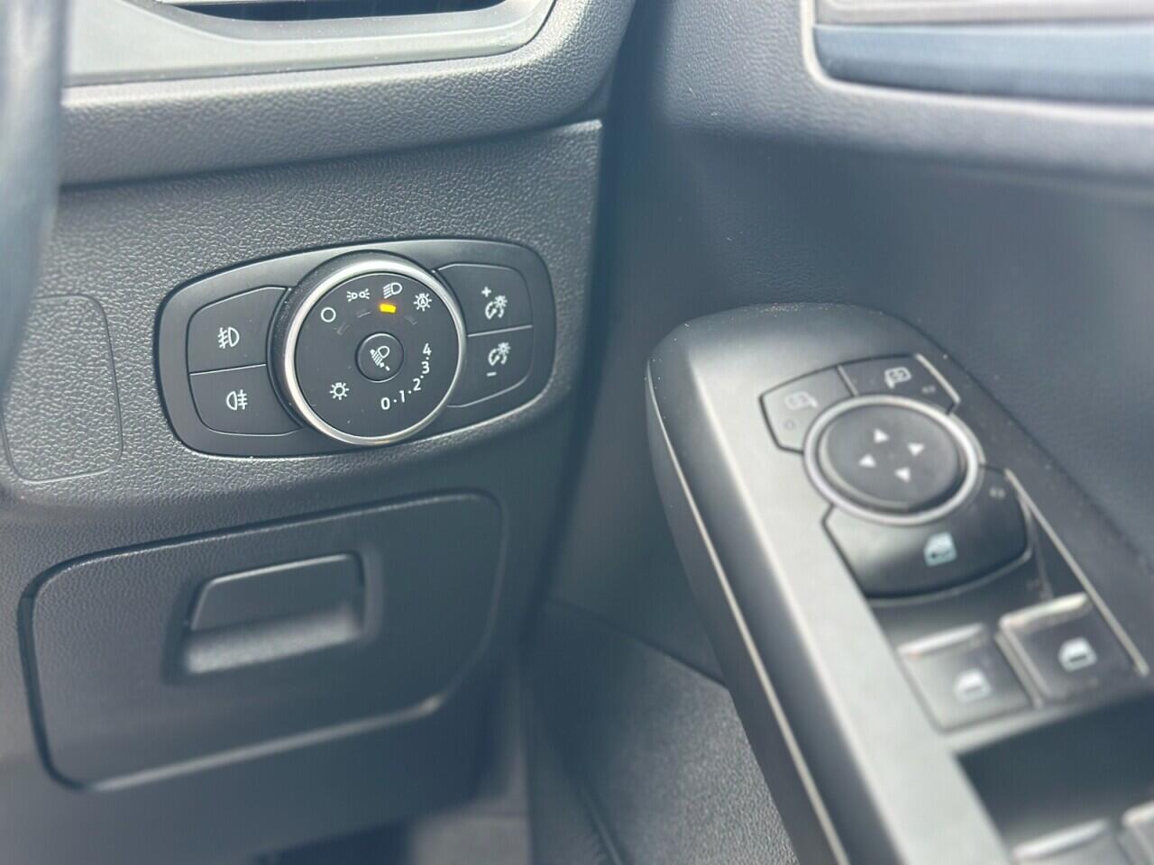 Ford Focus view 17