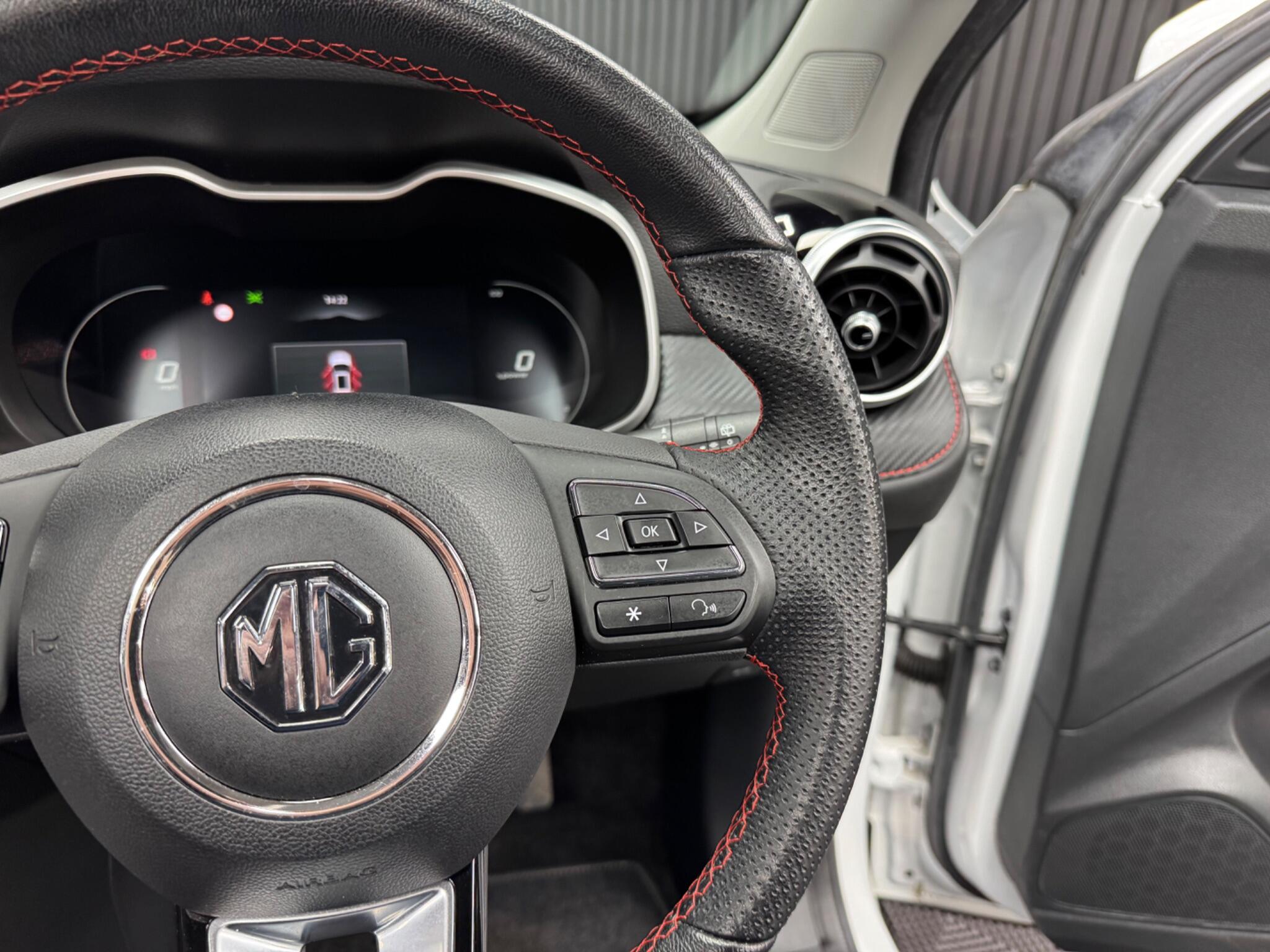 MG ZS view 36