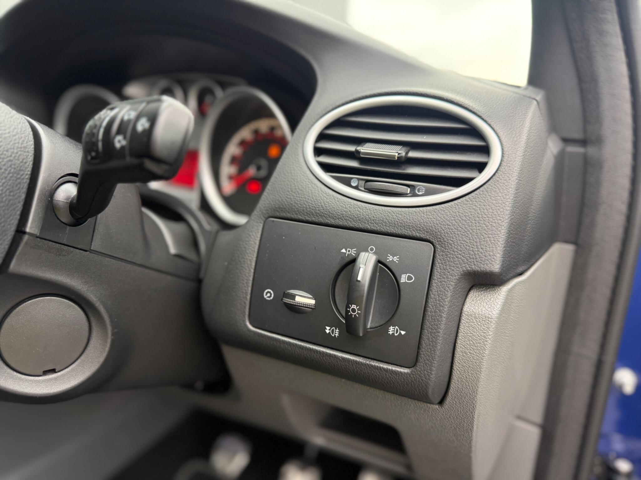 Ford Focus view 53
