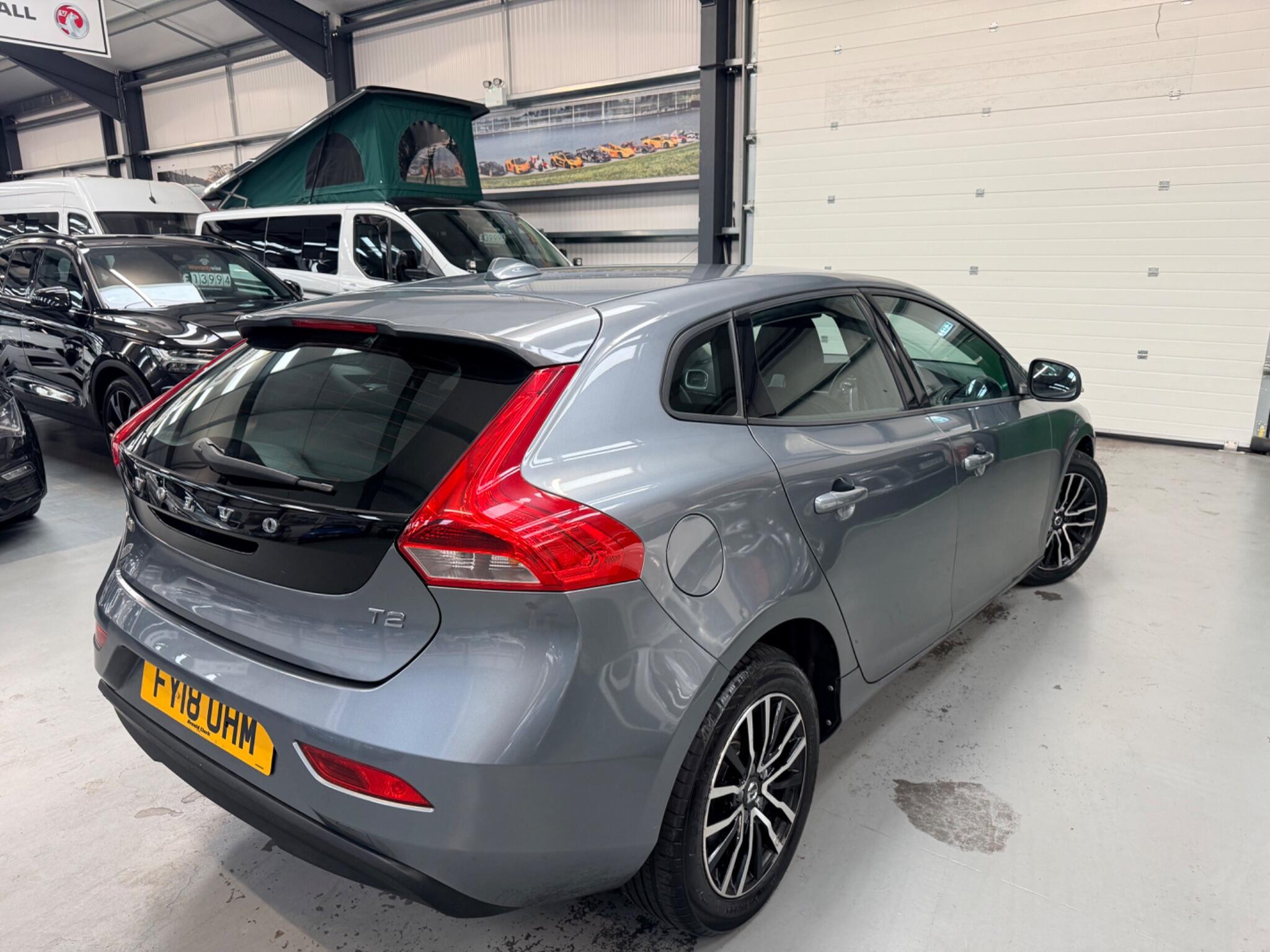 Volvo V40 view 15
