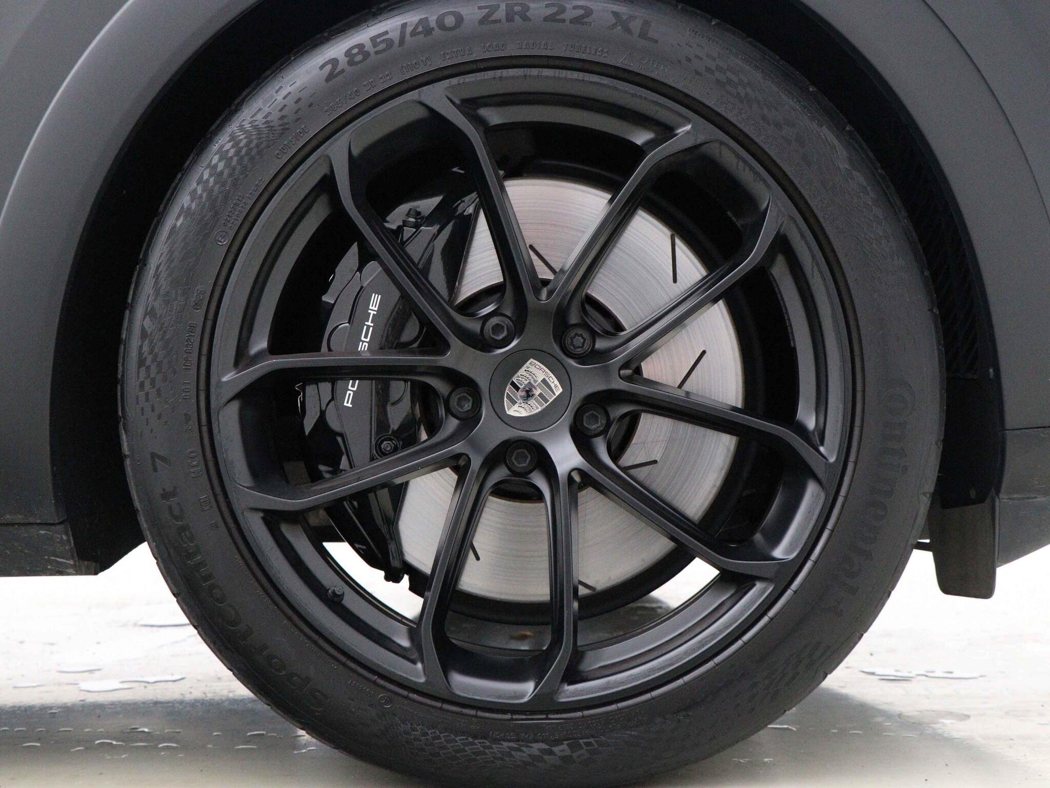 Porsche Cayenne view 4