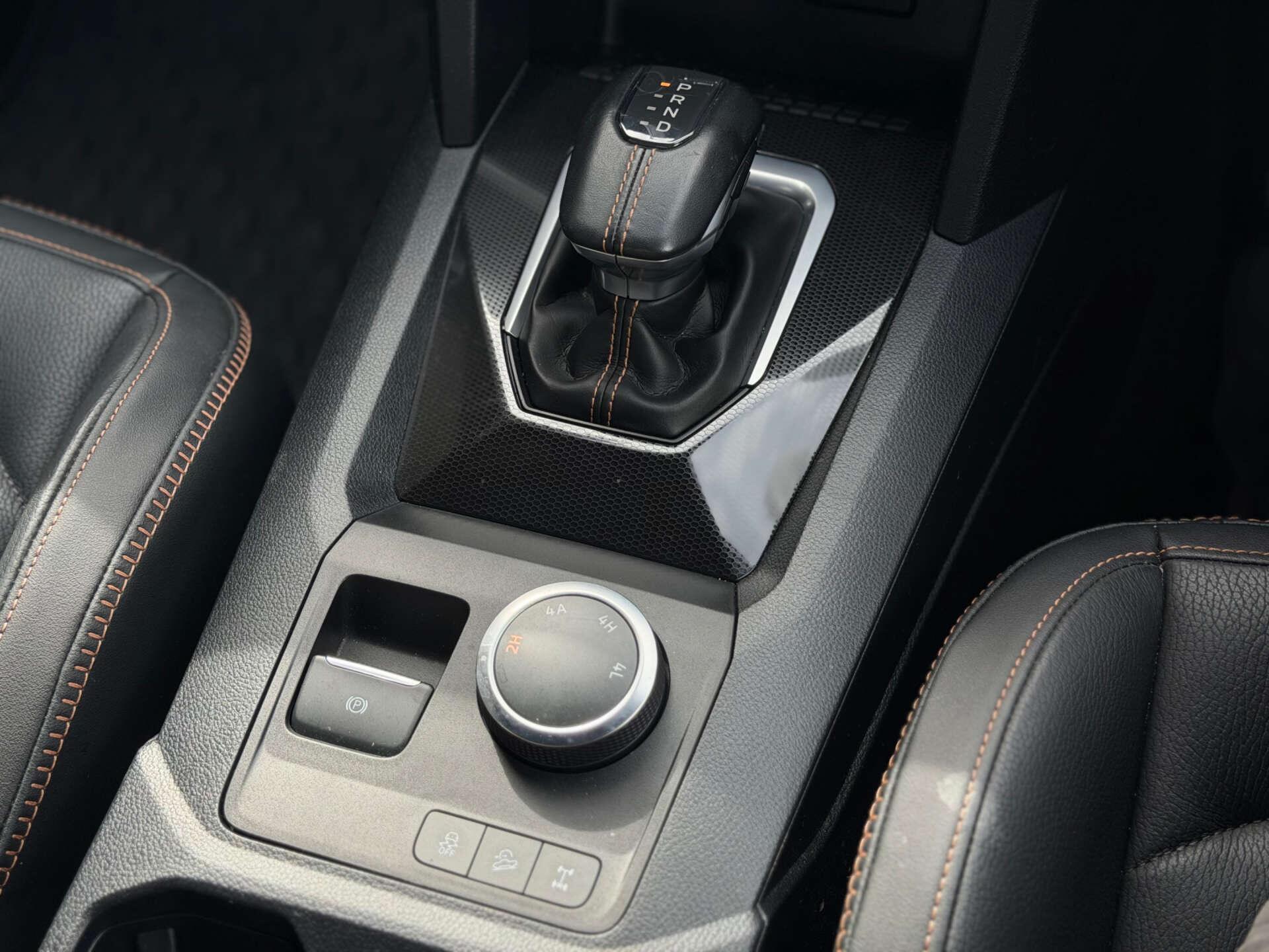 Volkswagen Amarok view 32