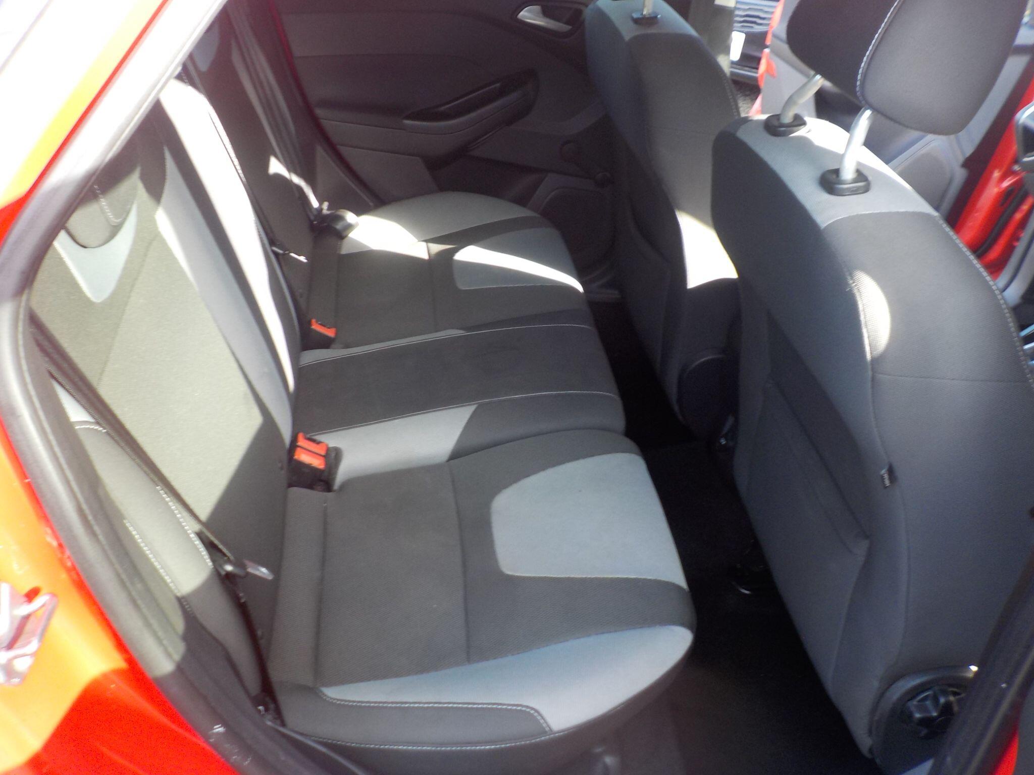 Ford Focus 1.6 Zetec Euro 5 5dr