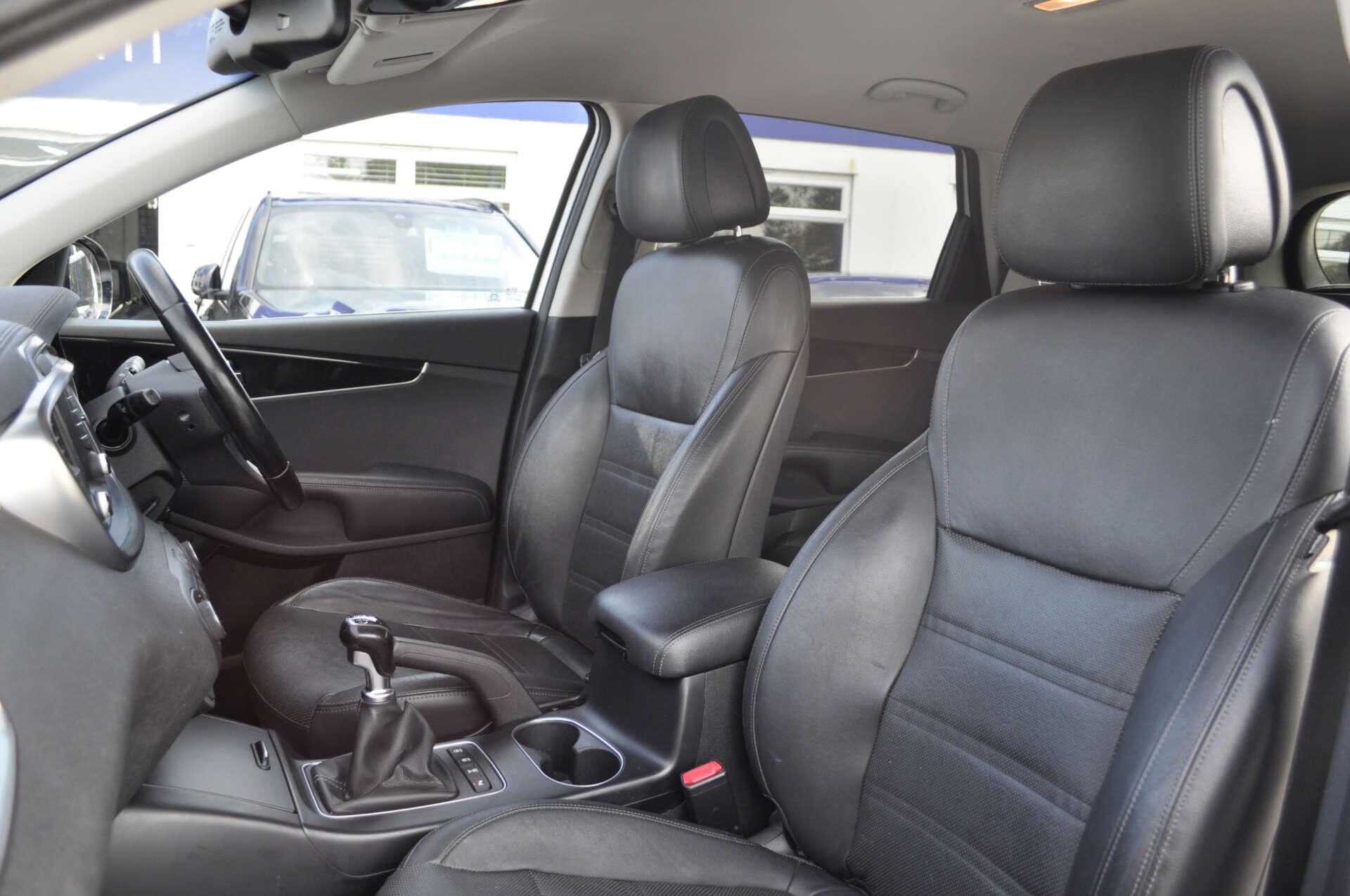 Kia Sorento view 15