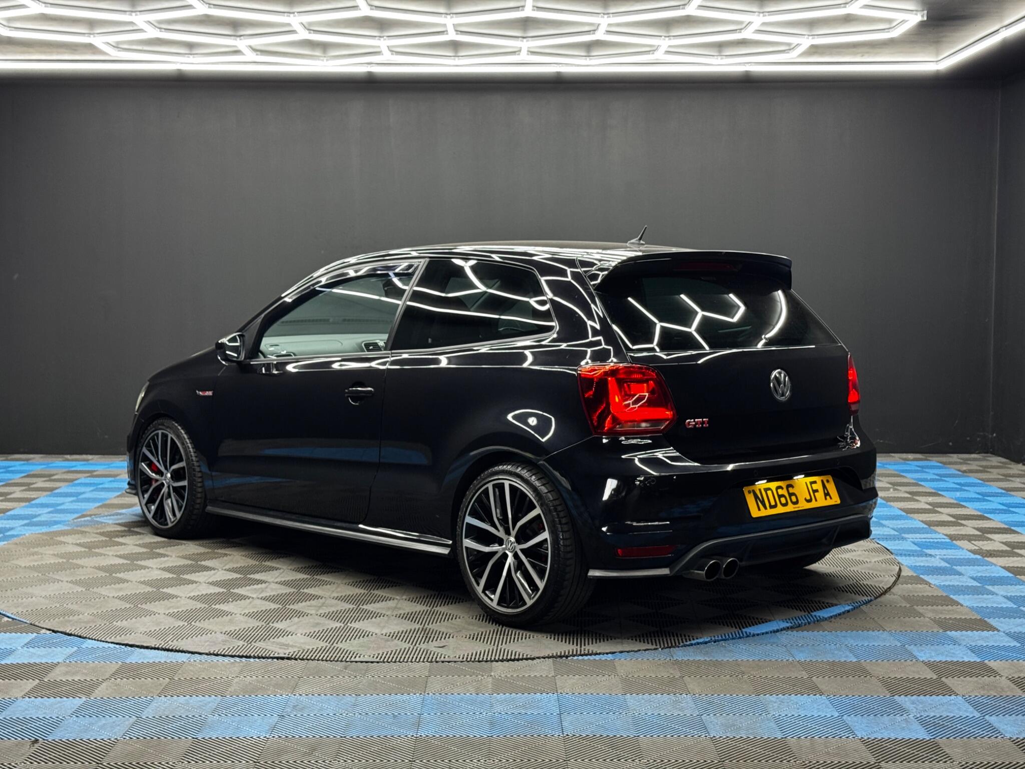 Volkswagen Polo view 7