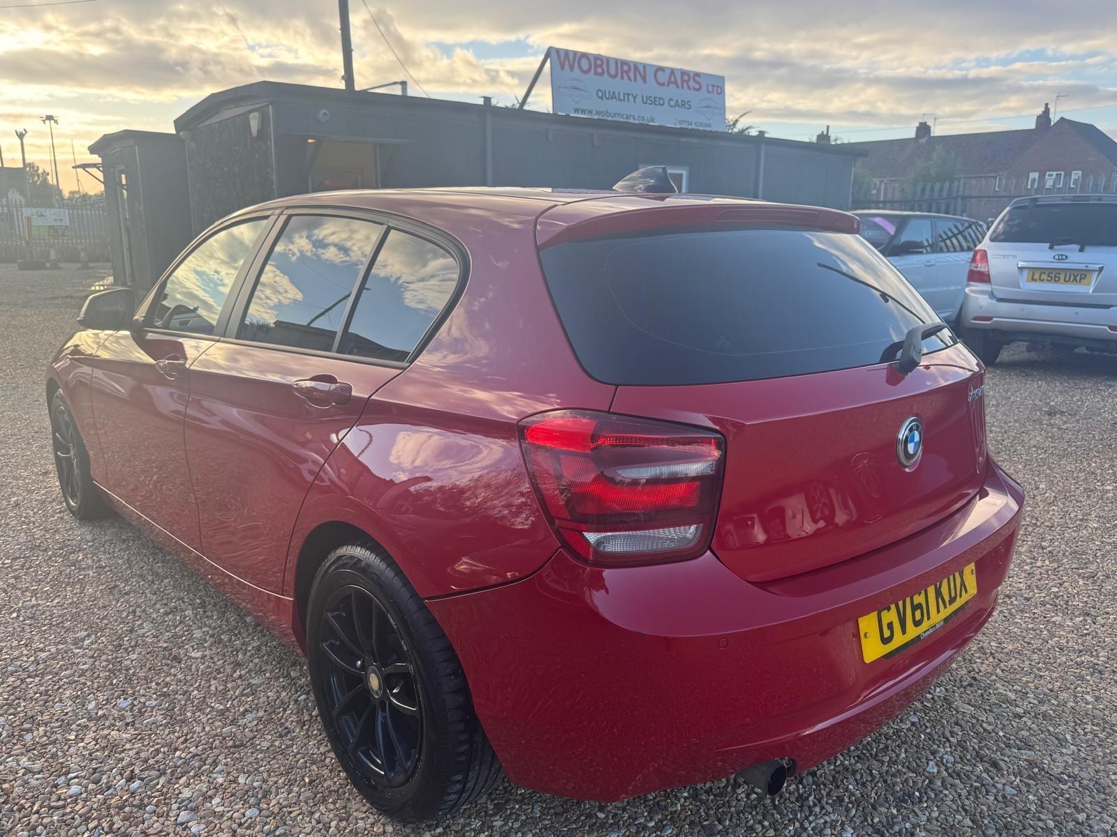 BMW 1 Series view 4