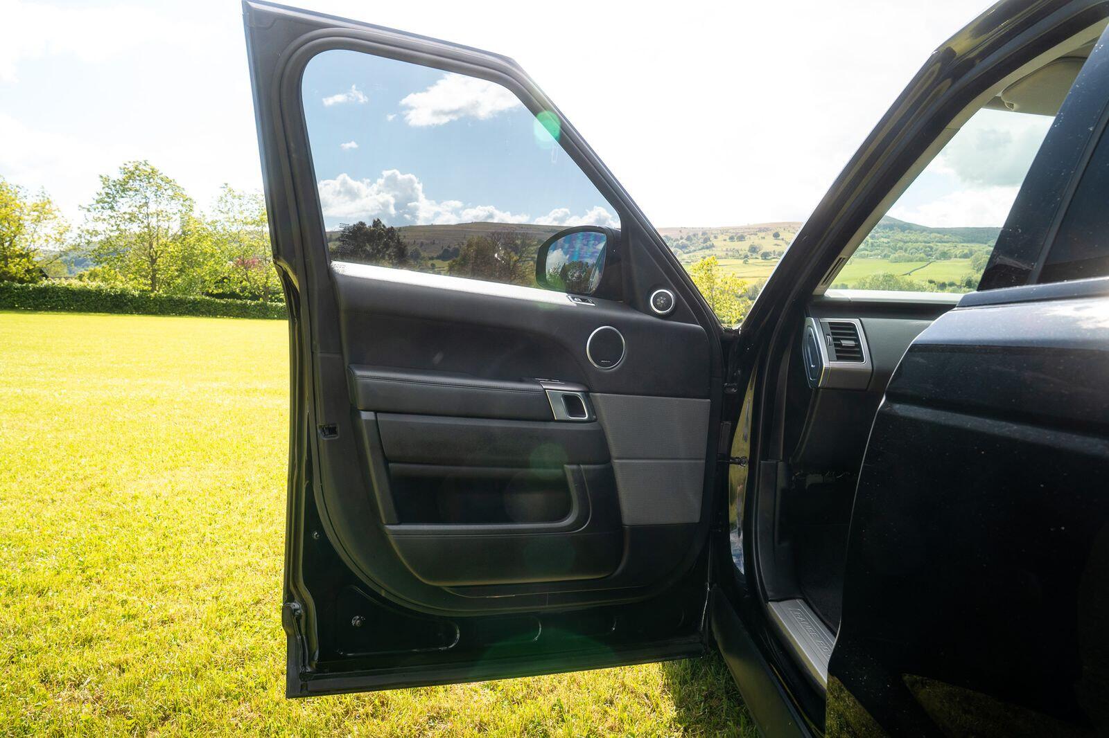 Land Rover Range Rover Sport view 23