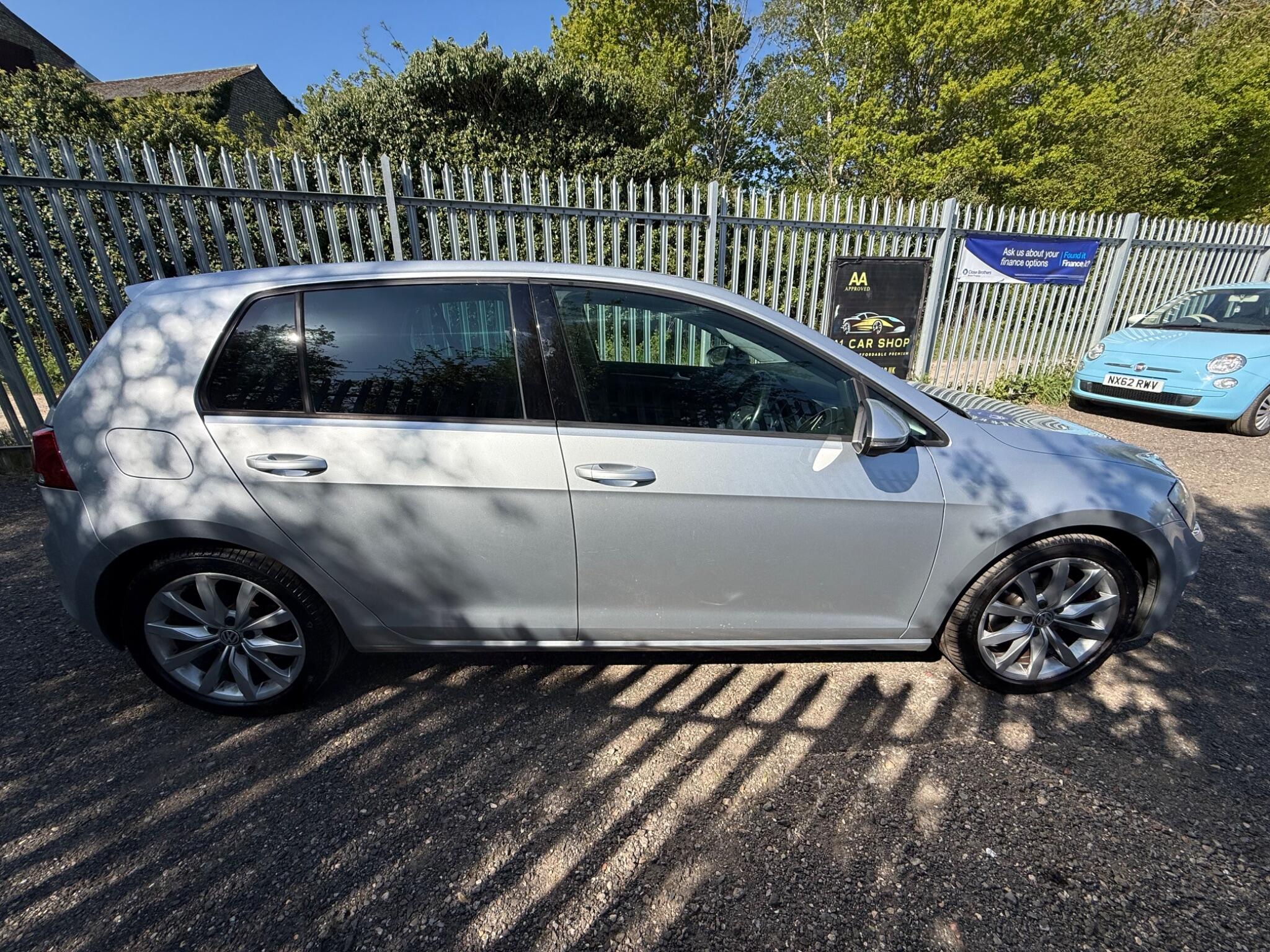 2014 Volkswagen Golf image 8