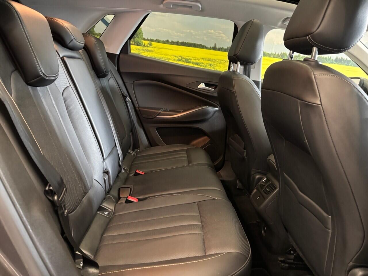 Vauxhall Grandland X view 21