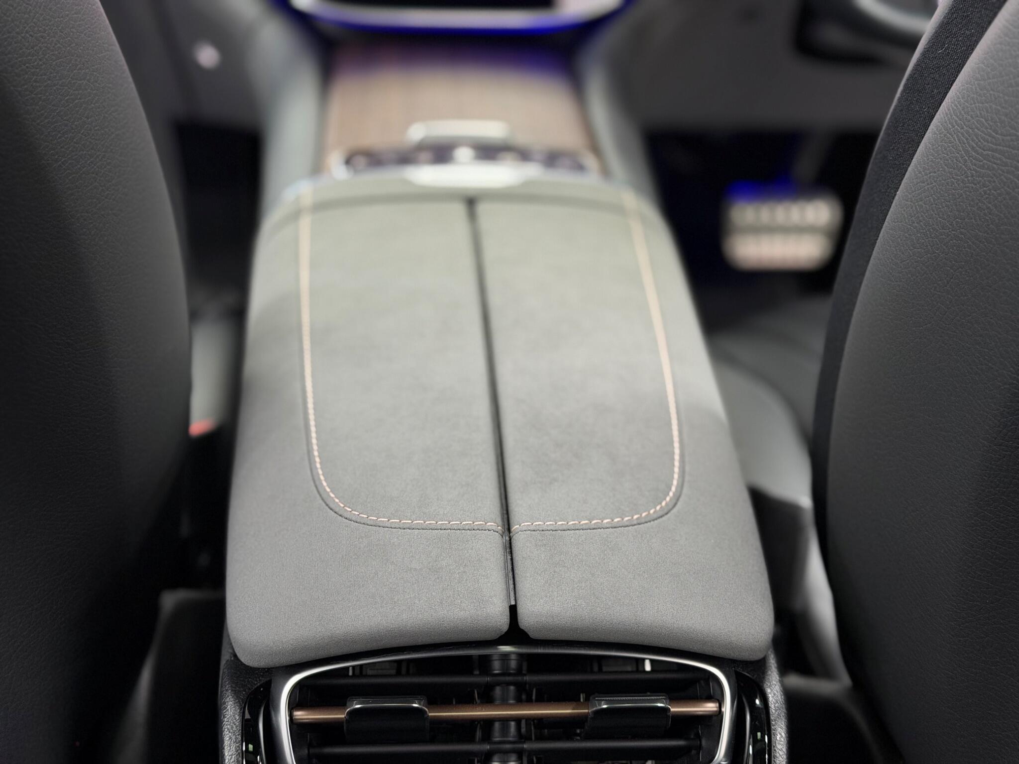 Mercedes-Benz Eqs view 30