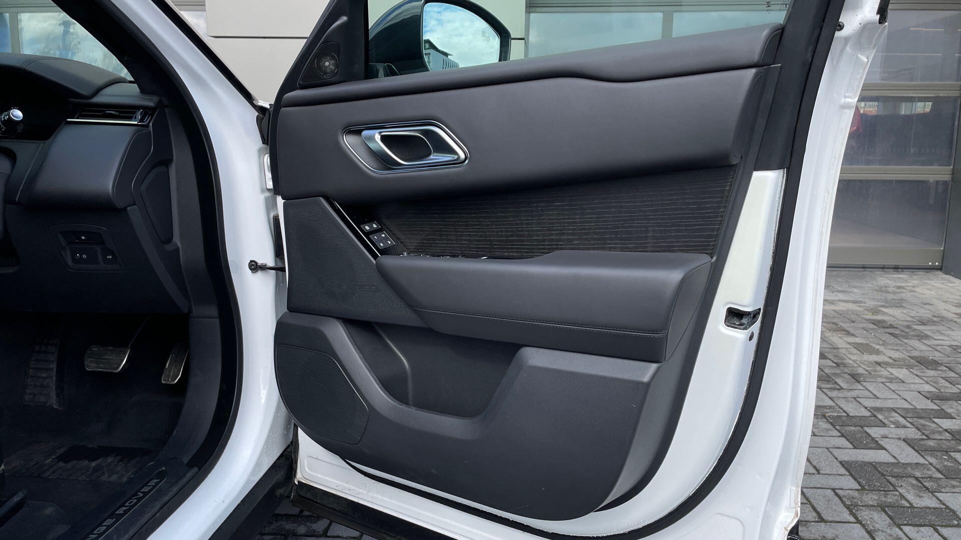 Land Rover Range Rover Velar view 48
