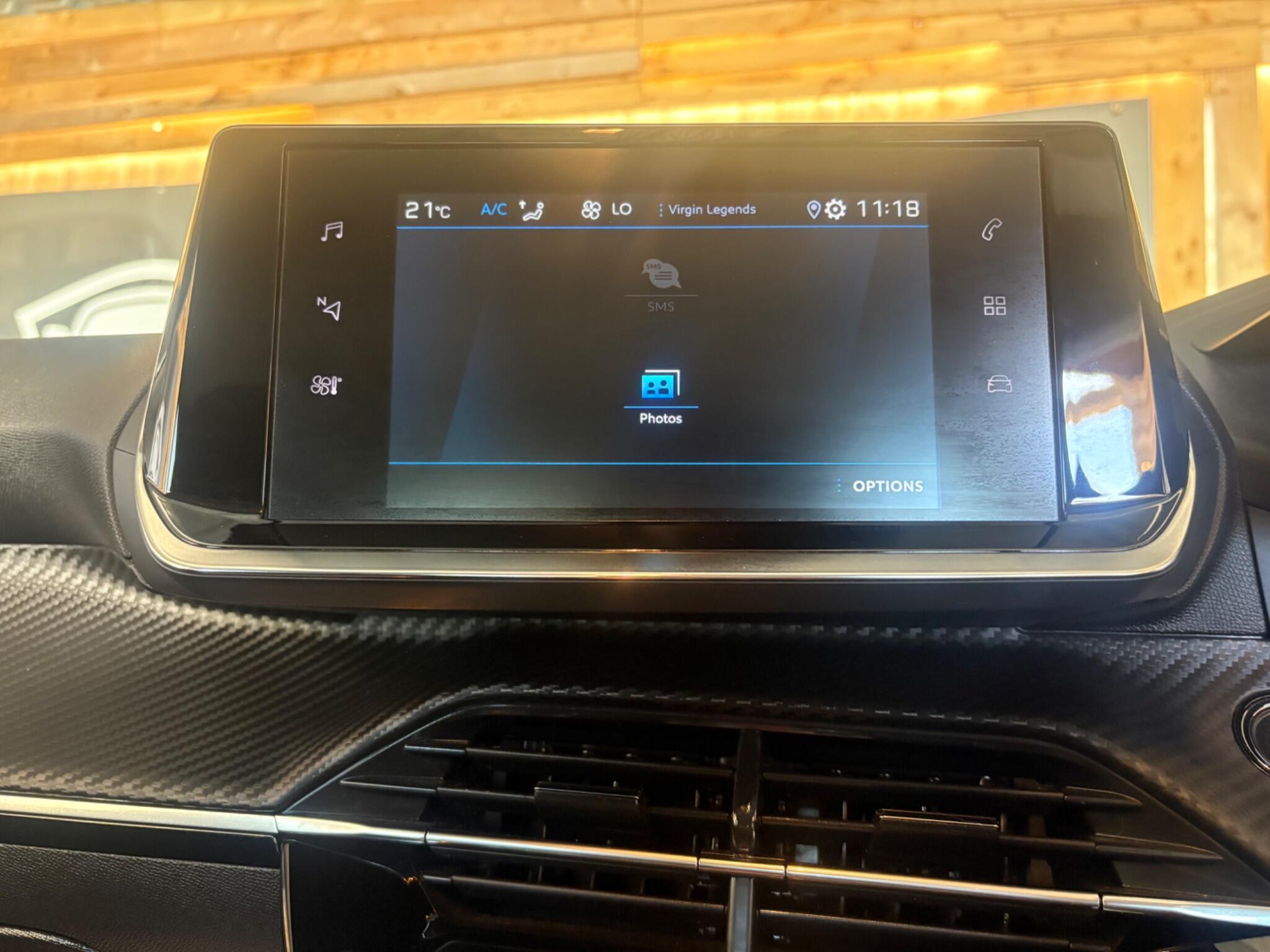 Peugeot 208 view 21