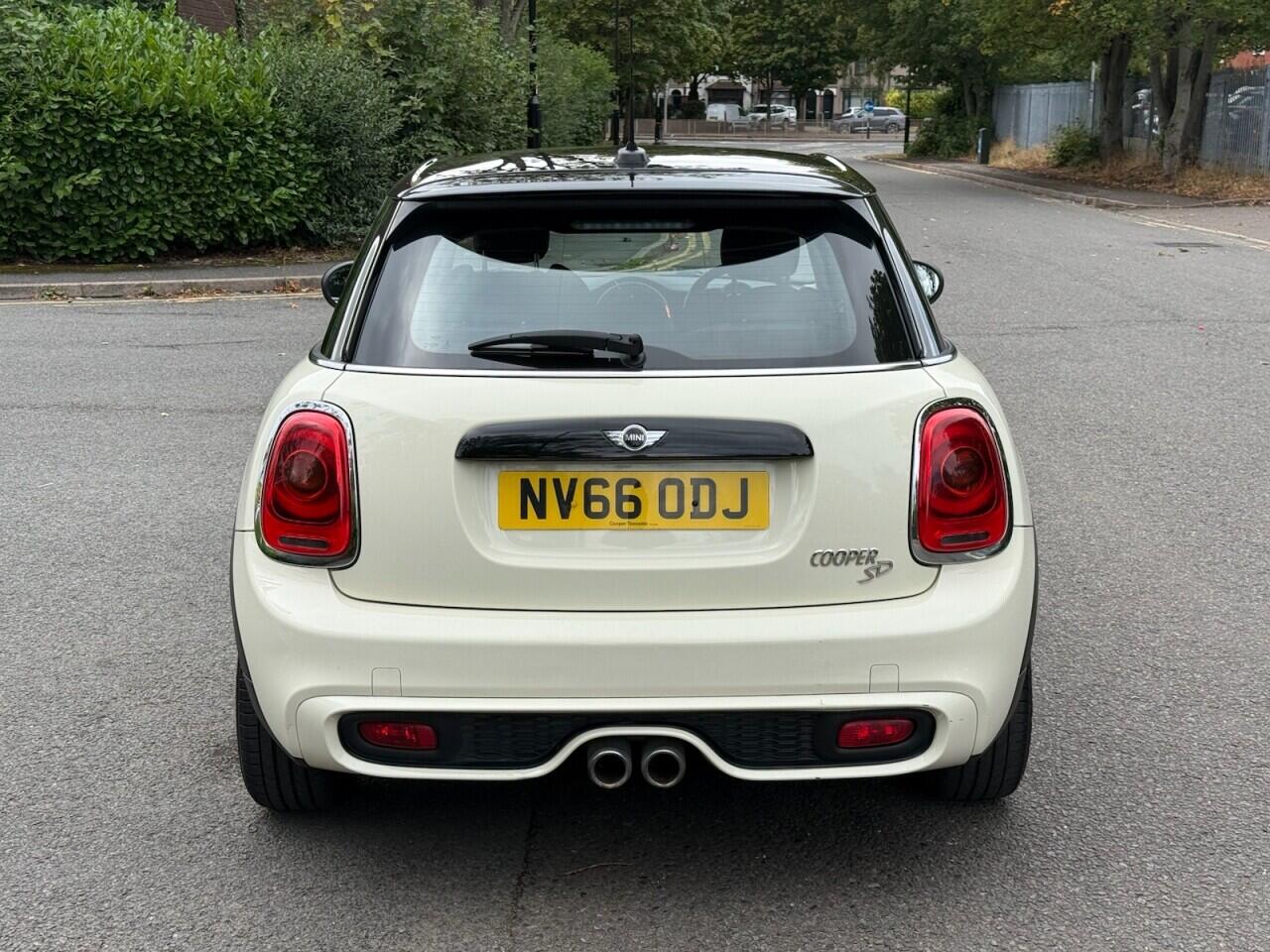 Mini Cooper view 6