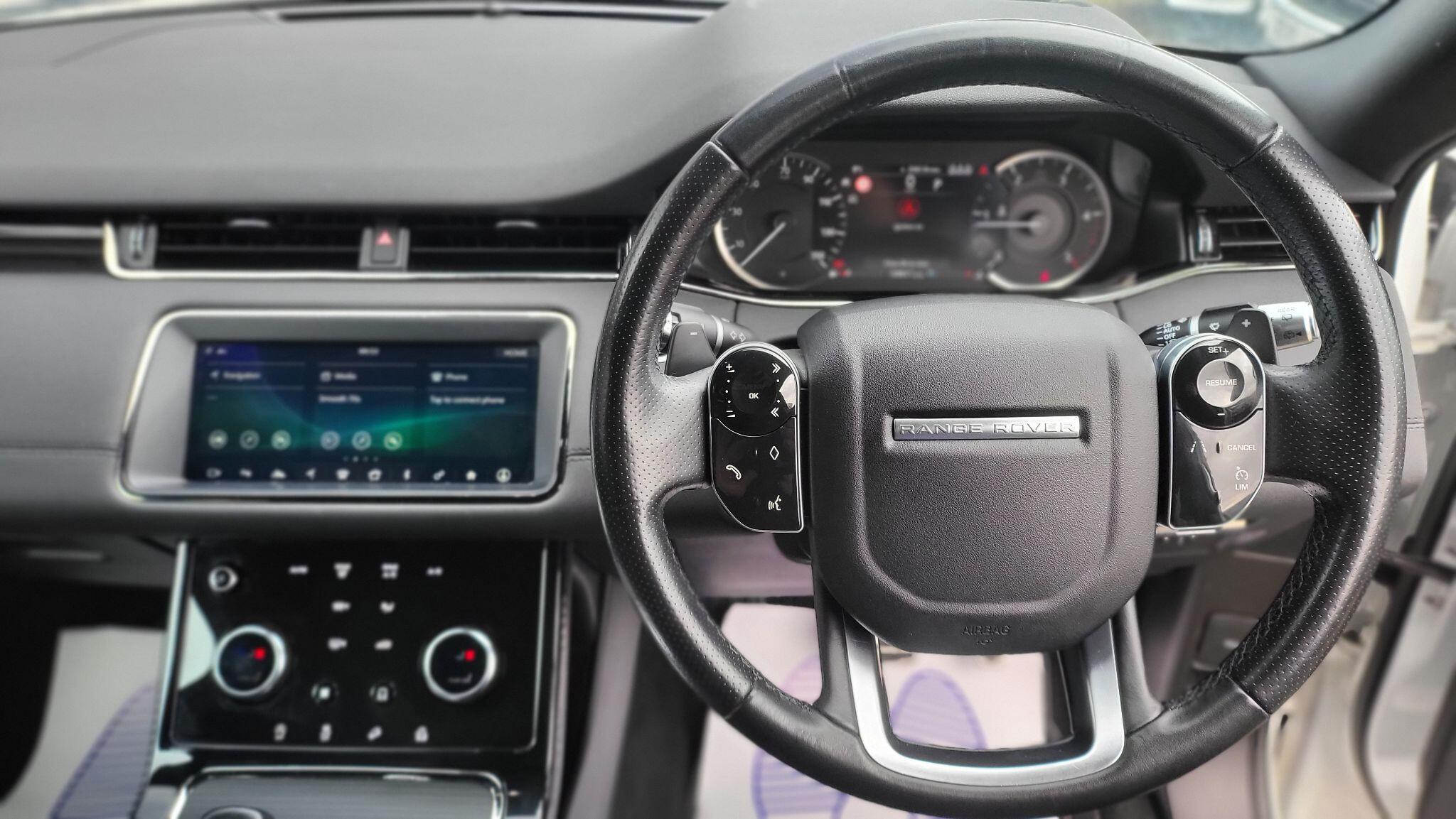 Land Rover Discovery Sport view 12