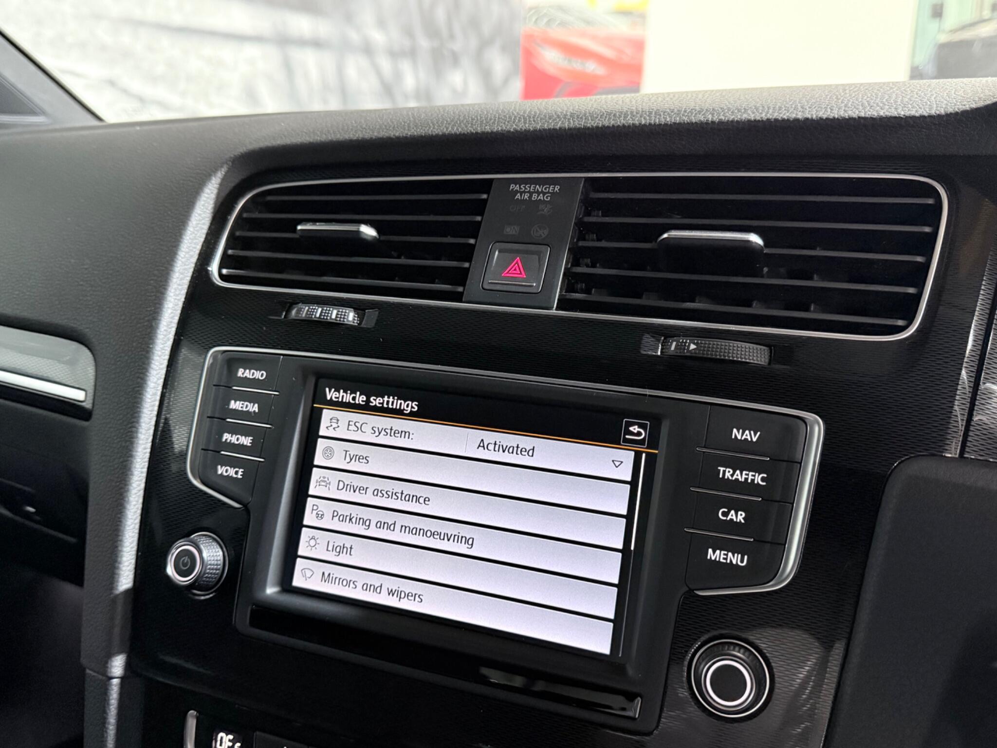 Volkswagen Golf view 48