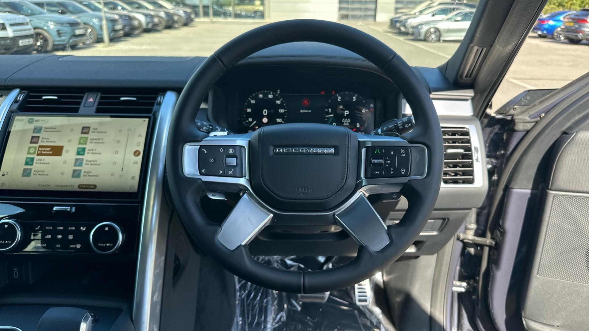 Land Rover Discovery view 40