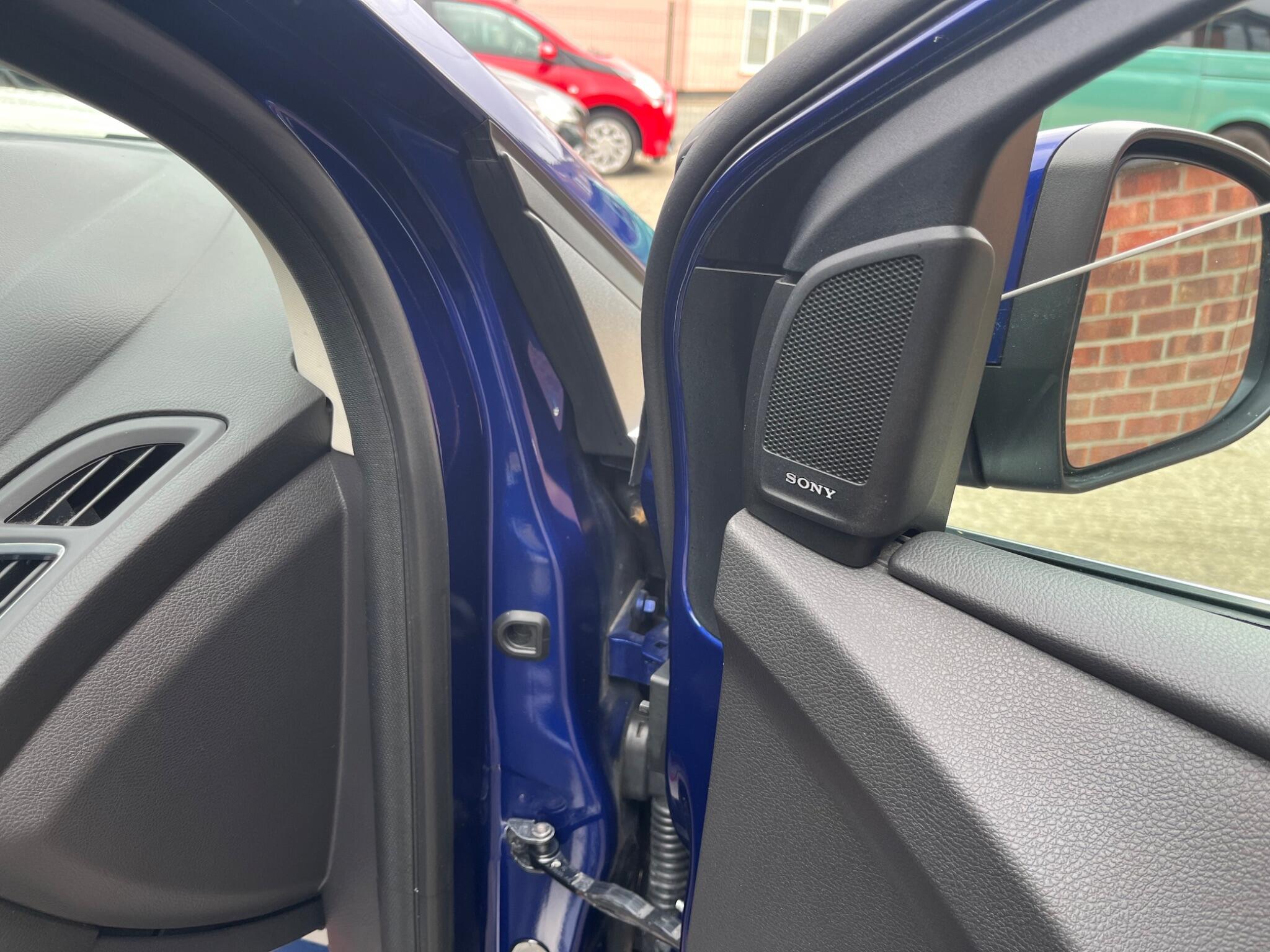 Ford Focus view 36