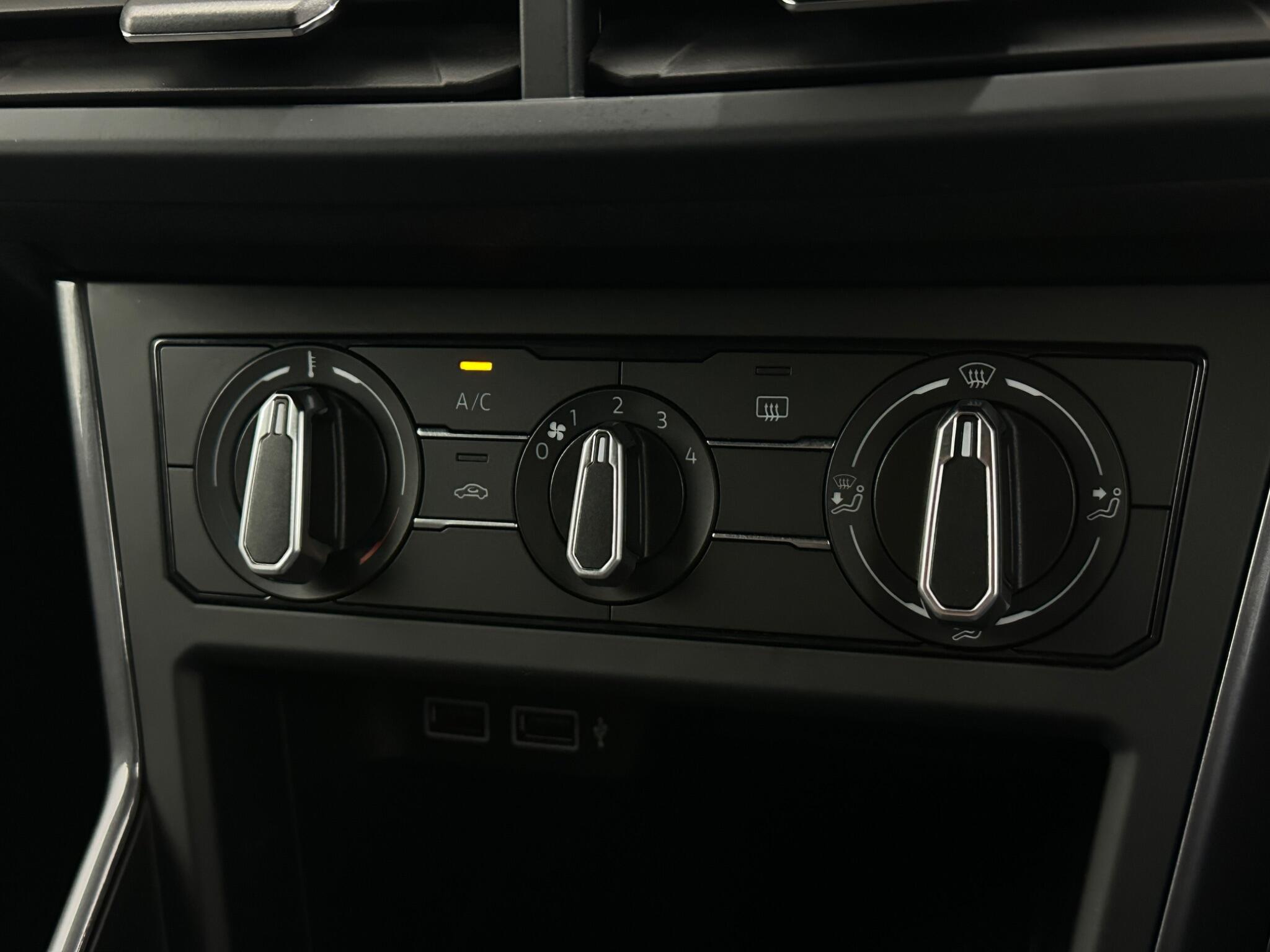 Volkswagen Polo view 21