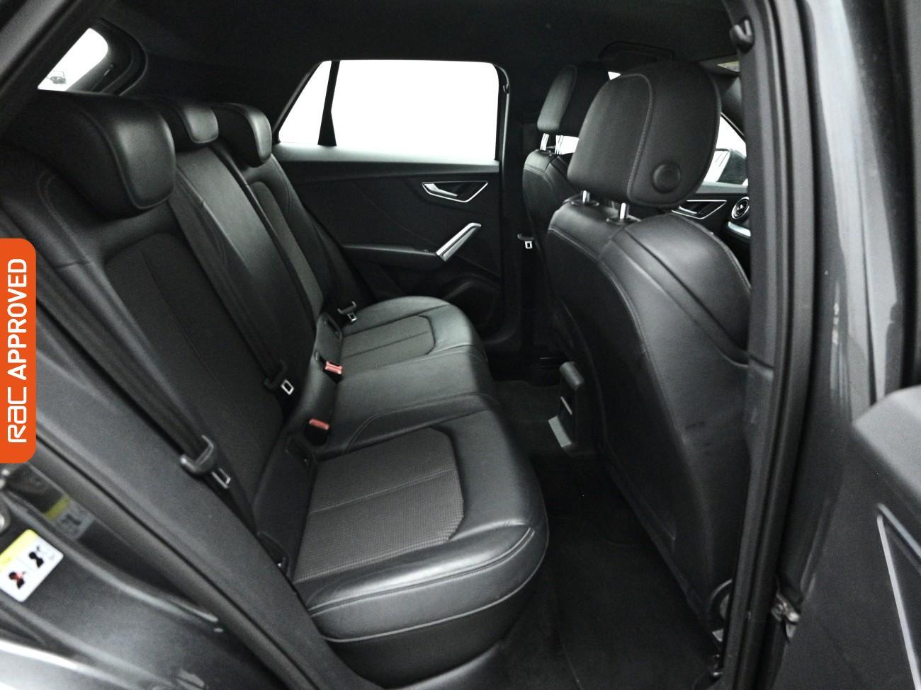 Audi Q2 view 13