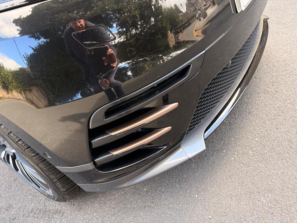 Land Rover Range Rover Velar view 17