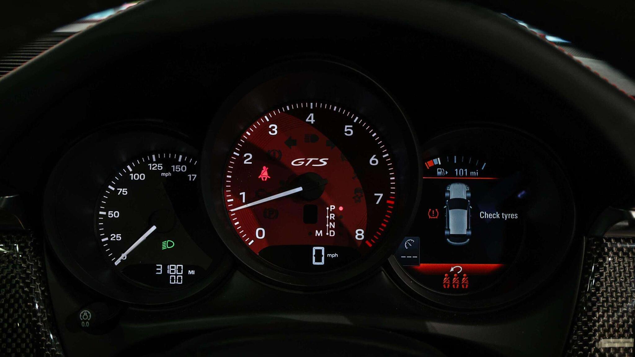 Porsche Macan view 16