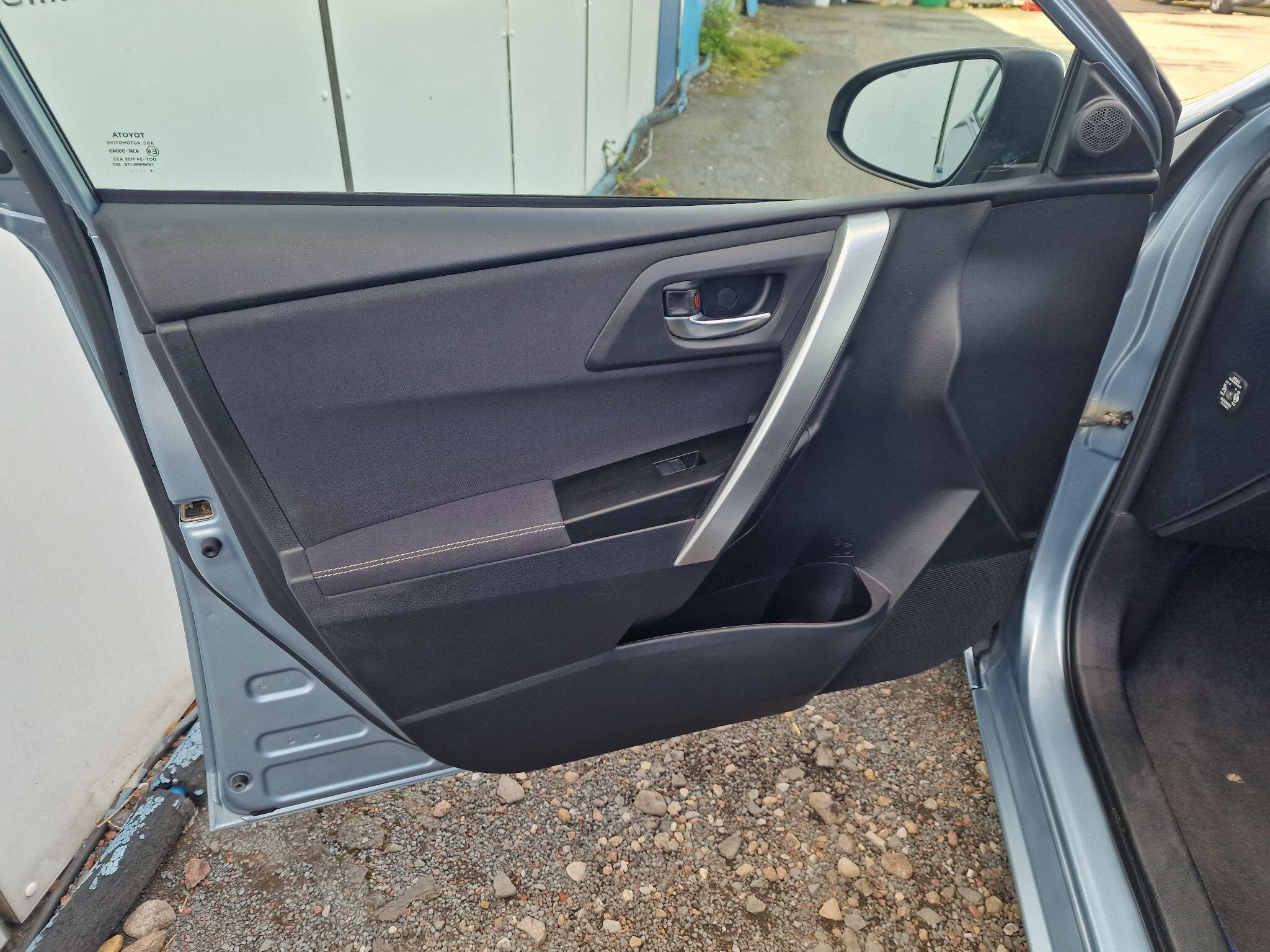 Toyota Auris view 38