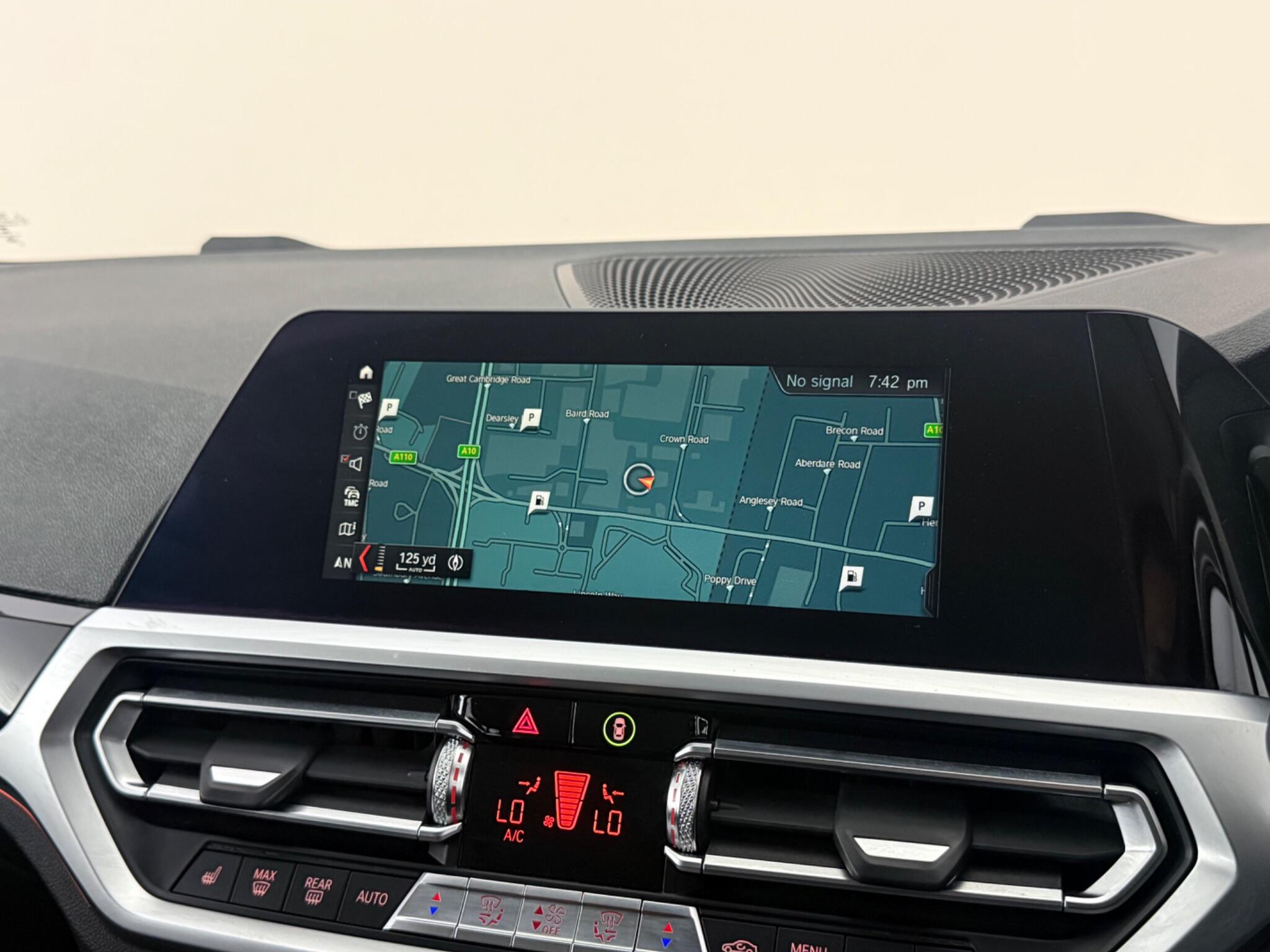 BMW 3 Series view 22