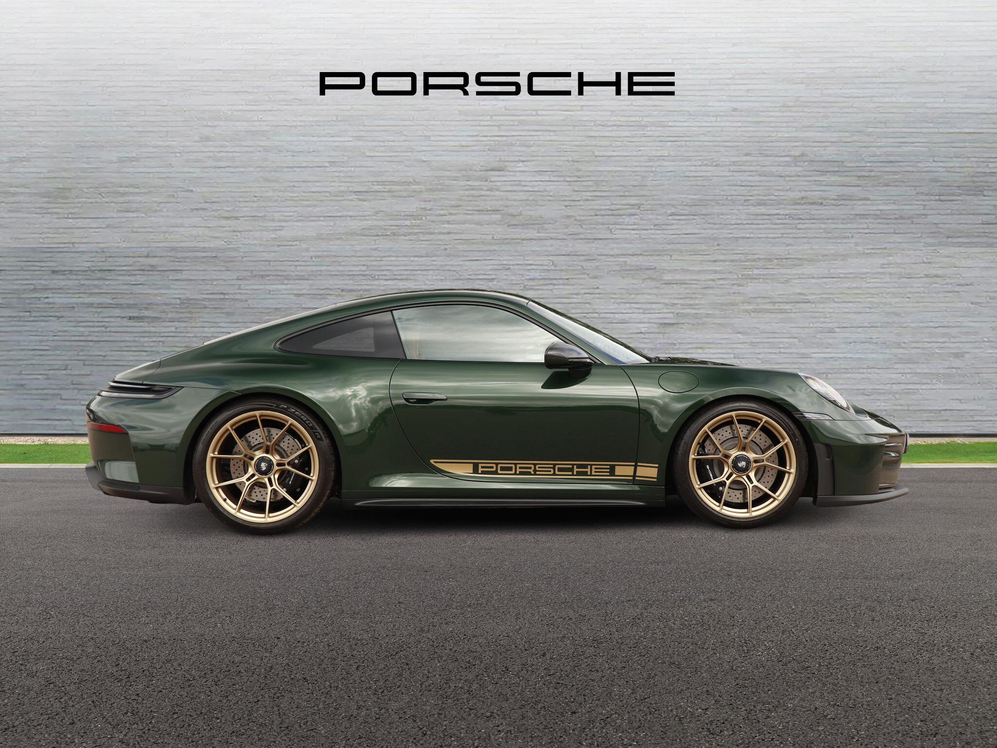 Porsche 911 view 2