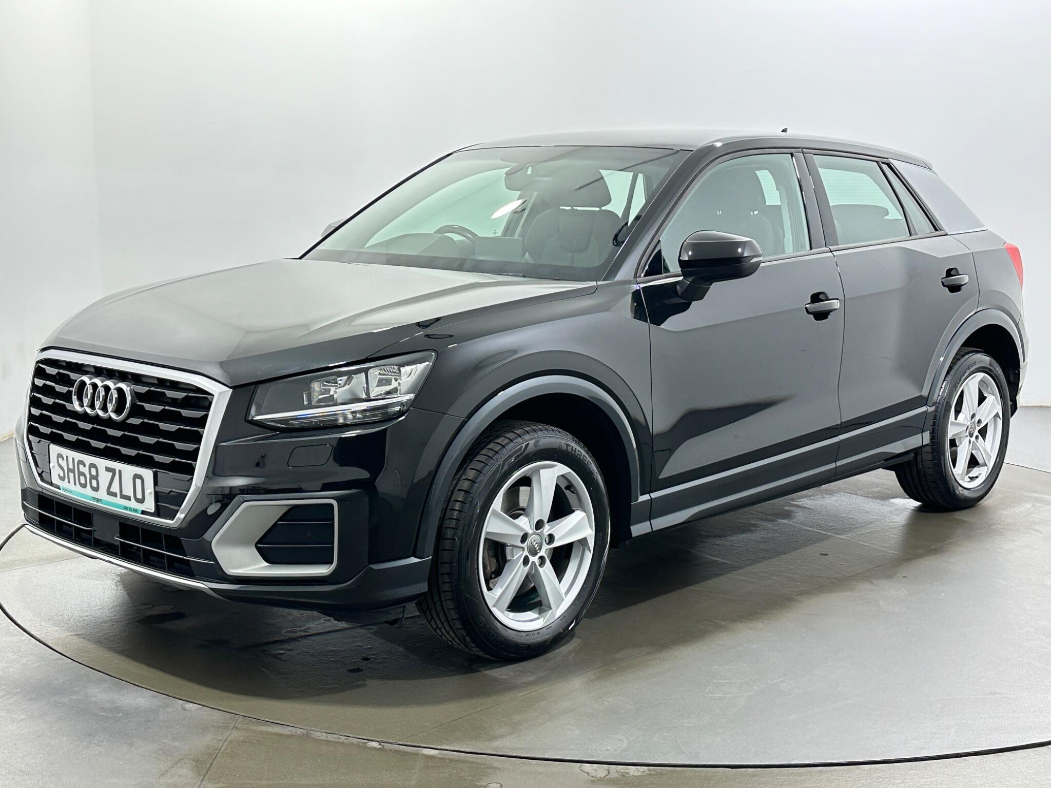 Audi Q2 view 4