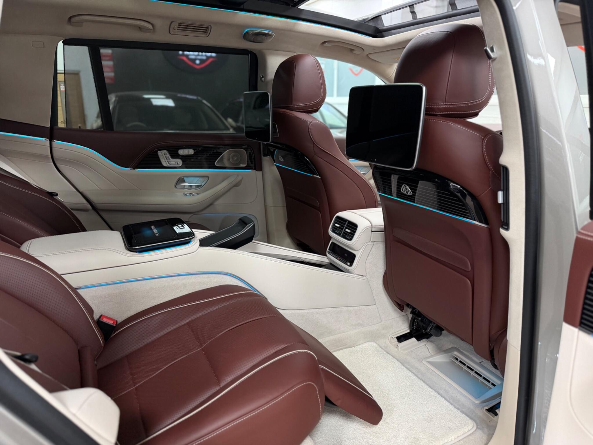 Mercedes-Benz GLS view 28