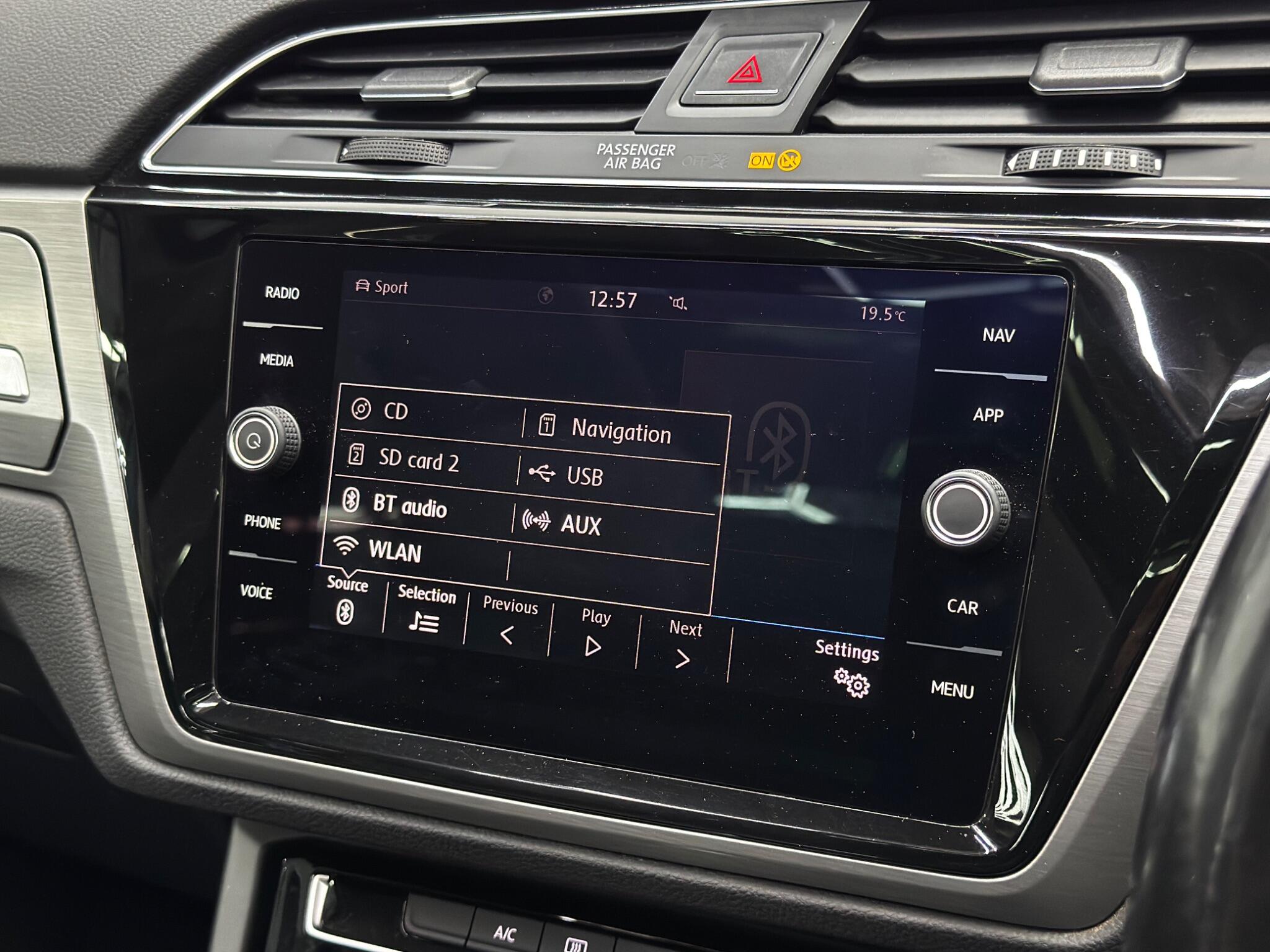 Volkswagen Touran view 20