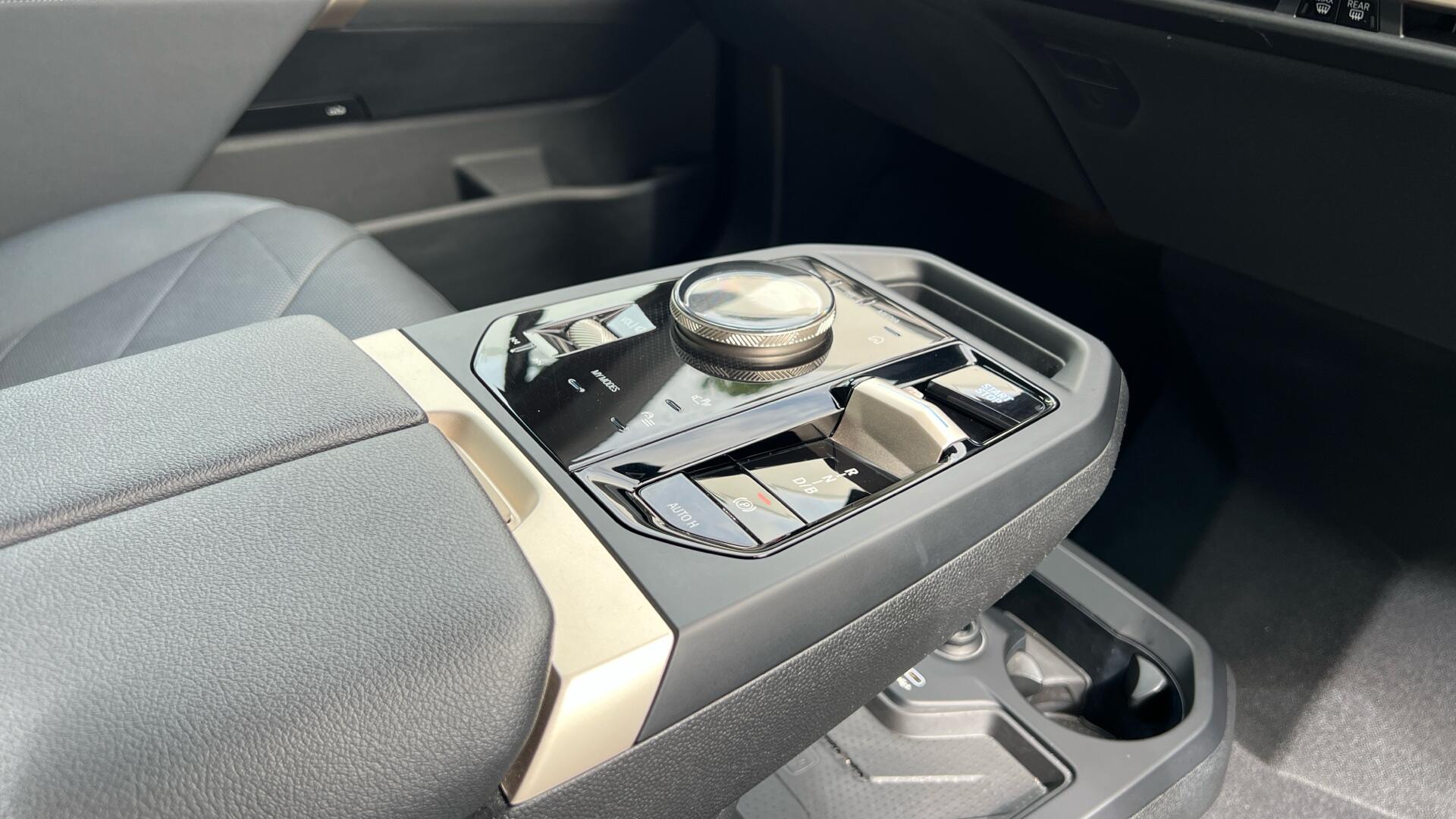 BMW Ix view 10
