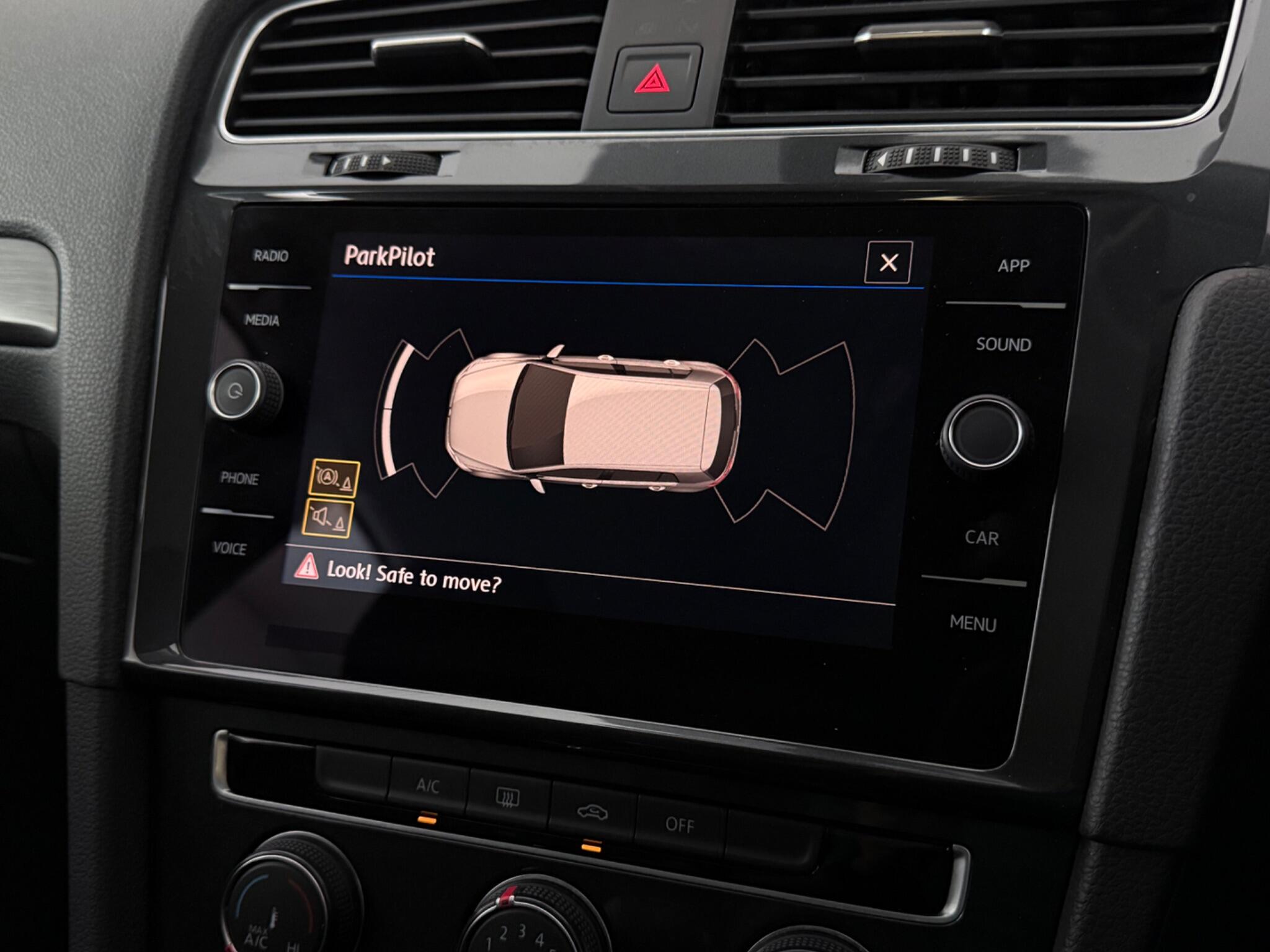 Volkswagen Golf view 30